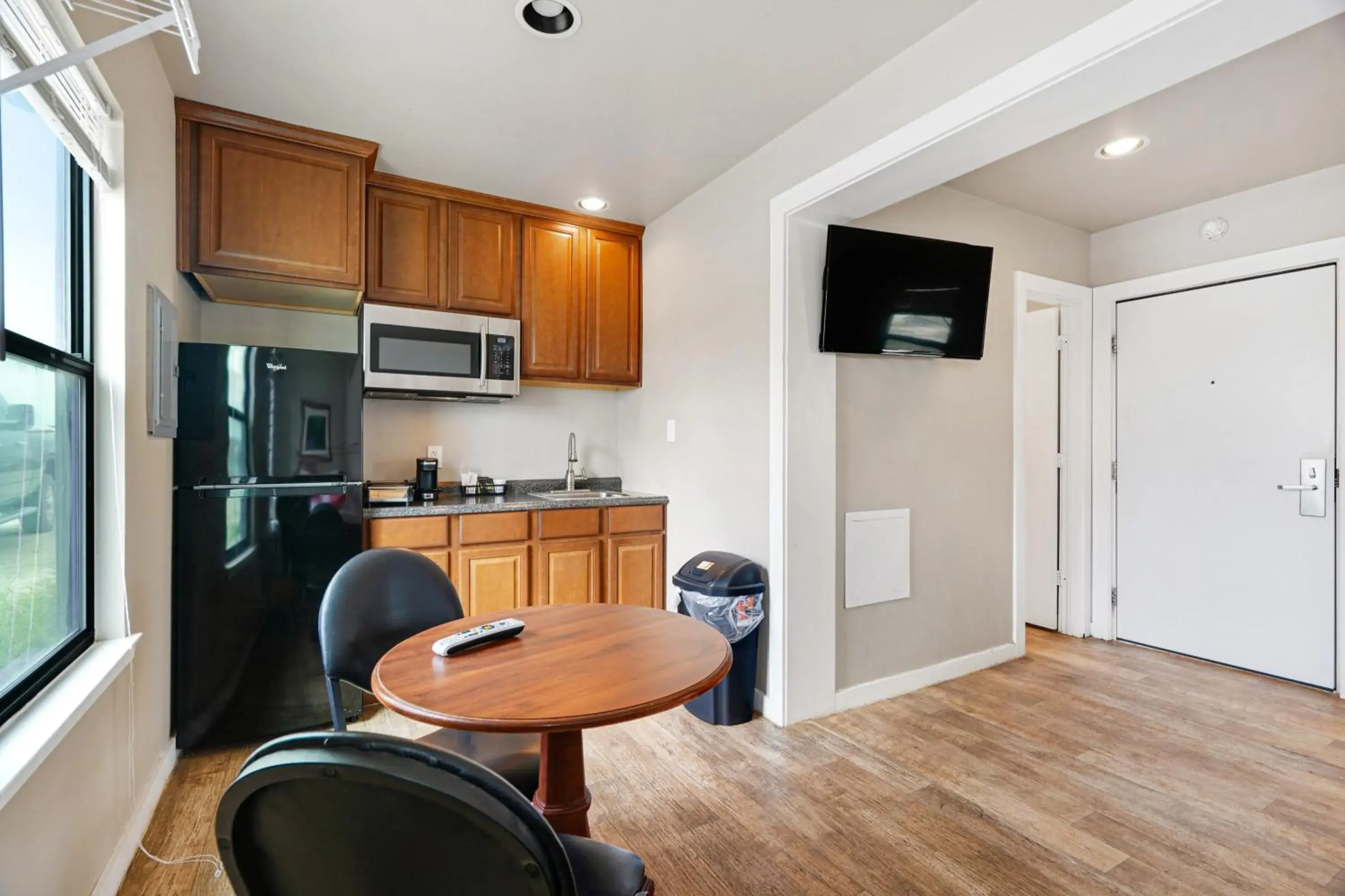 Kitchen or kitchenette, Kitchen/Kitchenette in The Resource Inn -Big Lake TX