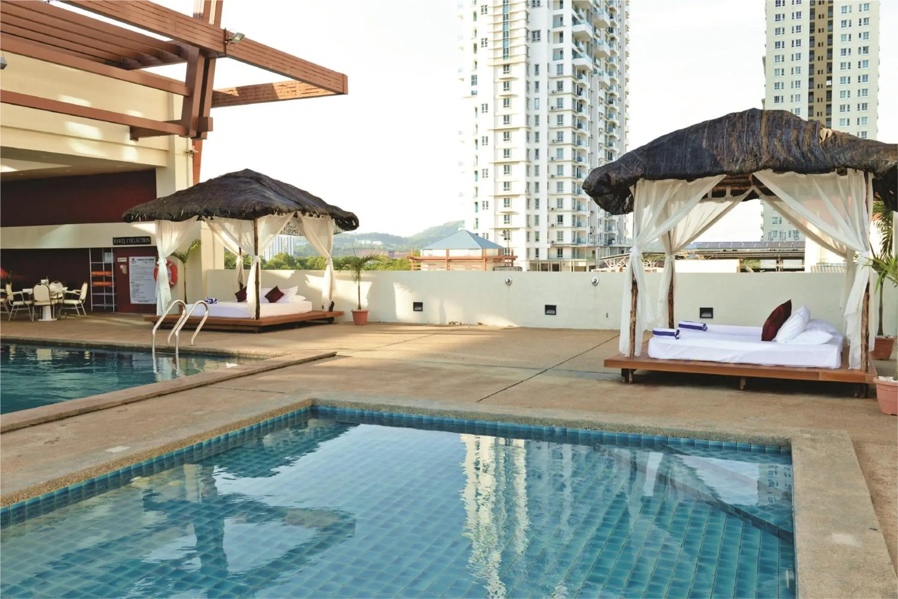 Swimming Pool in The Klagan Regency Hotel