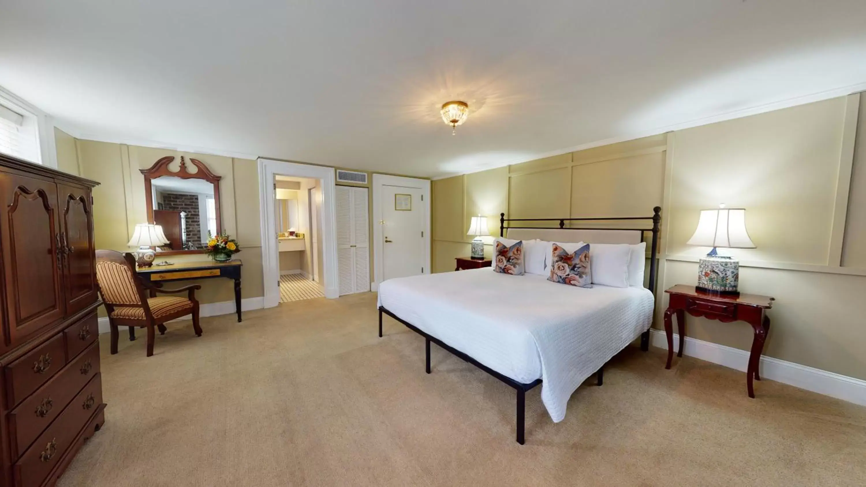 Photo of the whole room, Bed in The Presidents' Quarters Inn