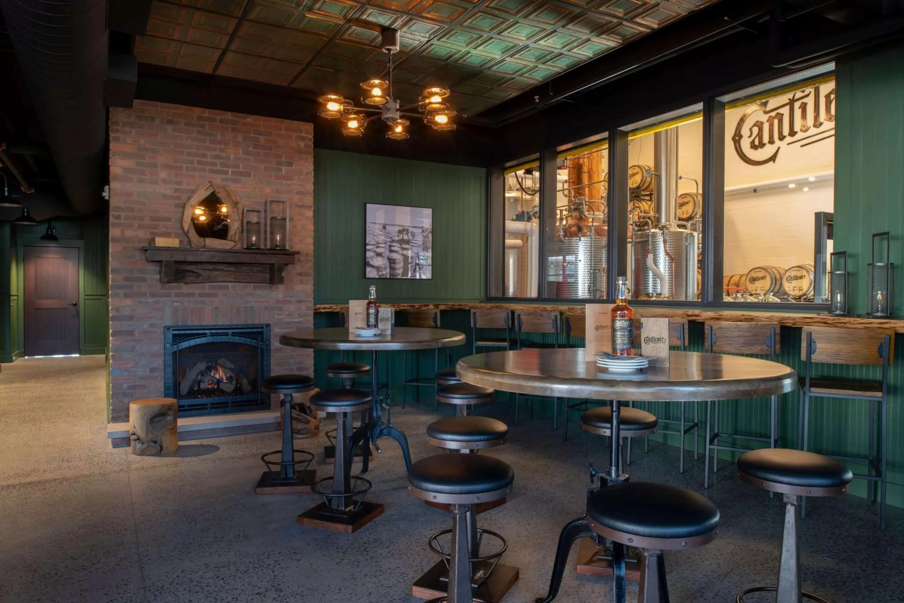 Restaurant/places to eat in Cantilever Hotel, Trademark Collection by Wyndham