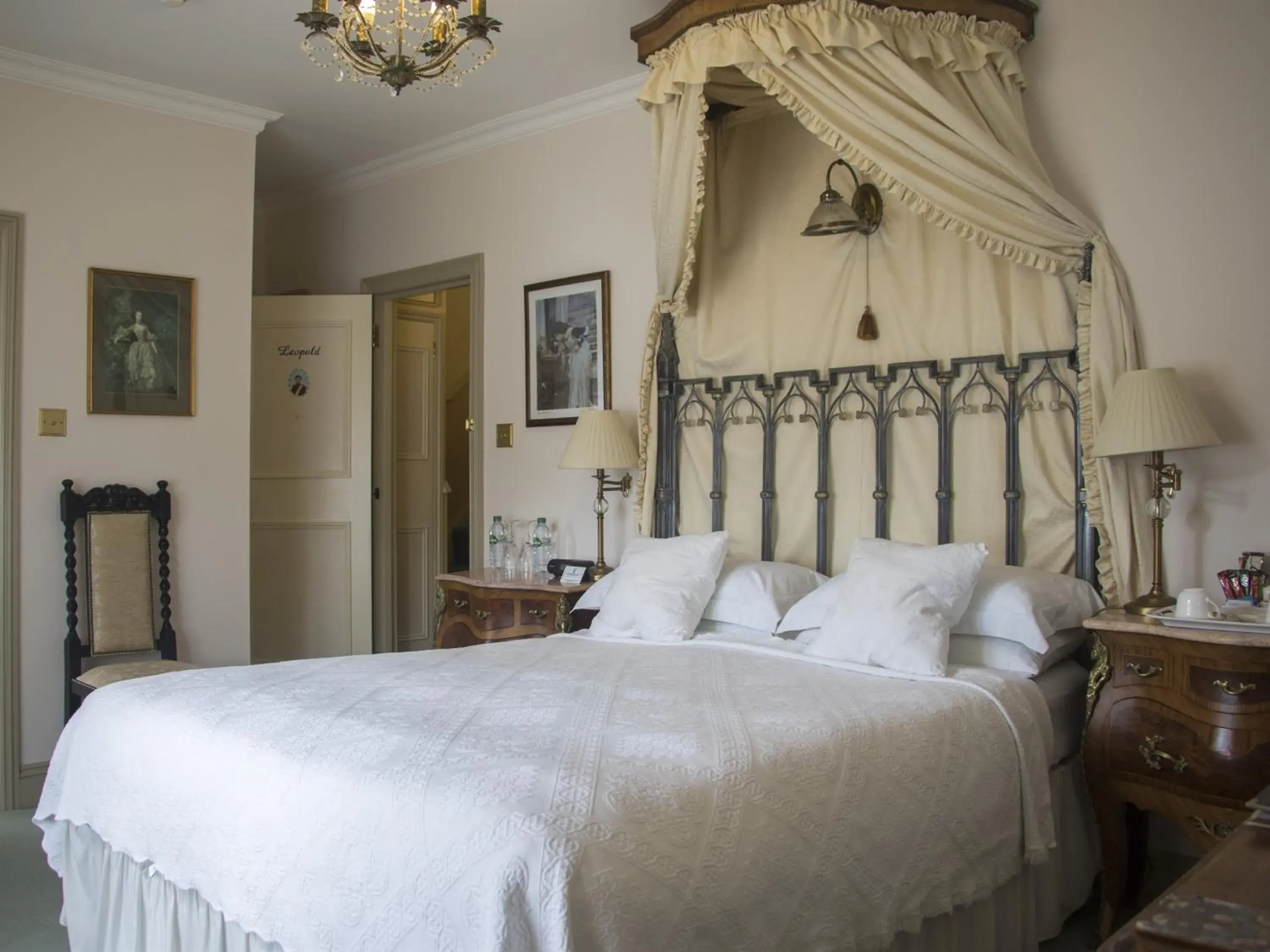 Bedroom, Bed in Albert & Victoria Guest House