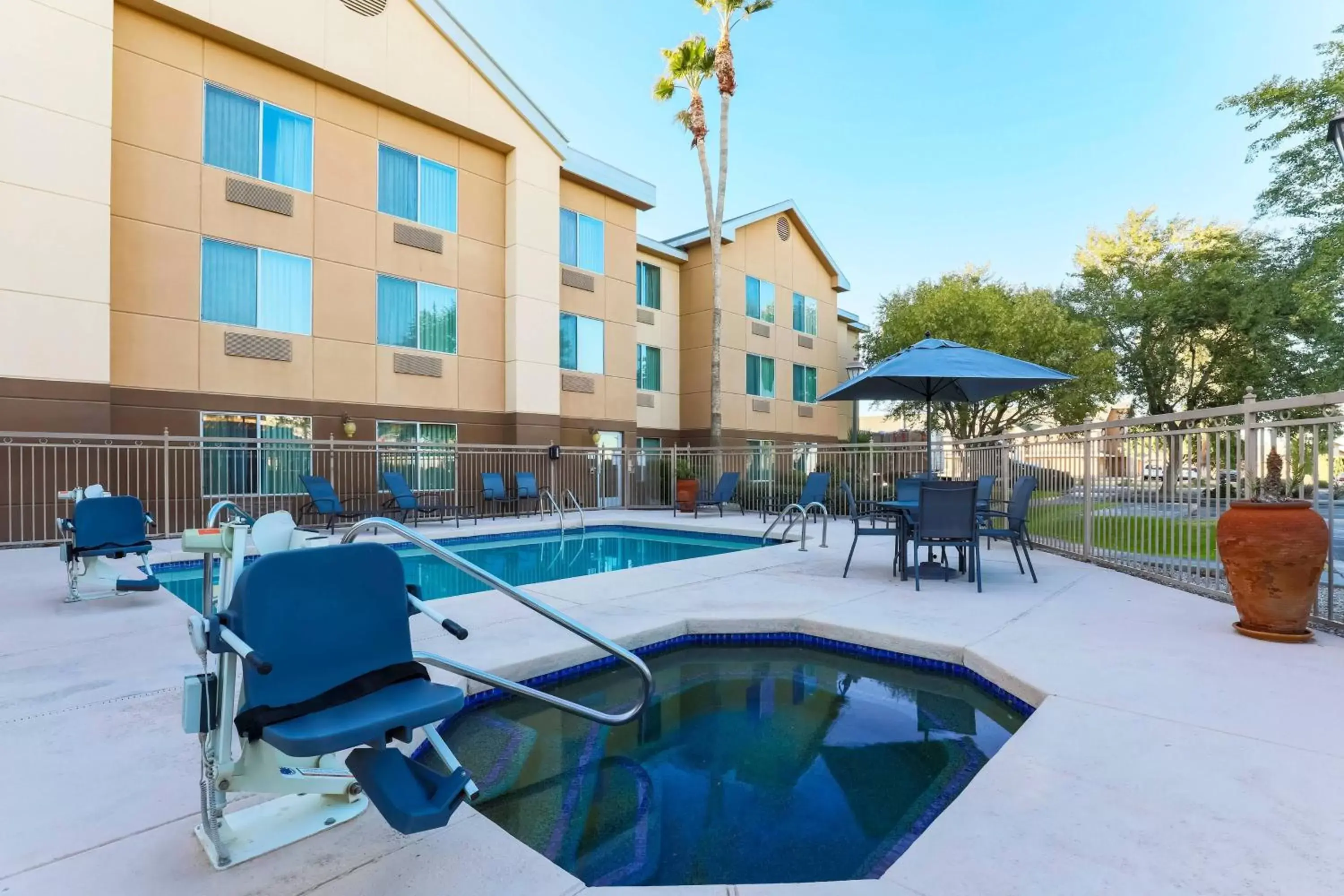Fitness centre/facilities, Swimming Pool in Fairfield Inn & Suites by Marriott Yuma