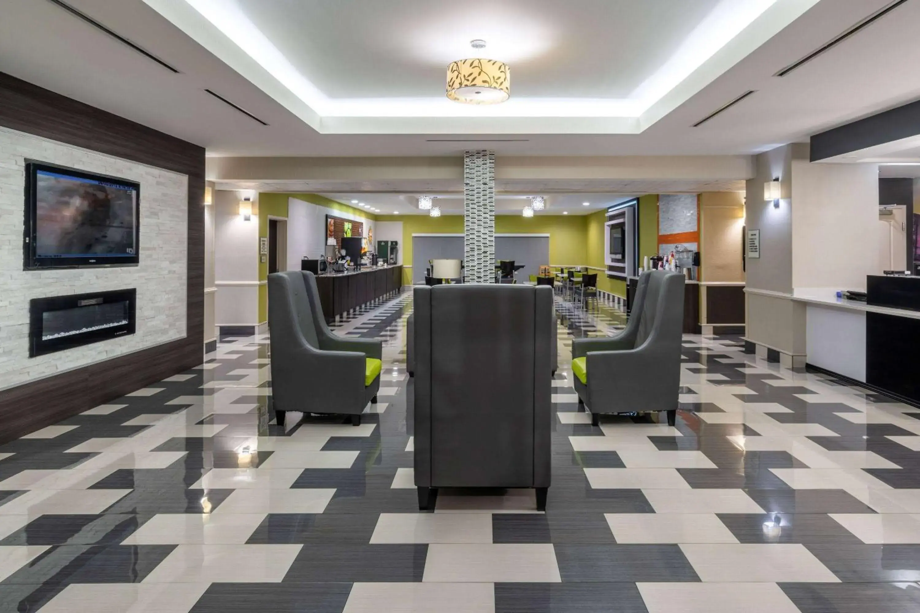 Lobby or reception, Lobby/Reception in La Quinta Inn & Suites by Wyndham Prattville