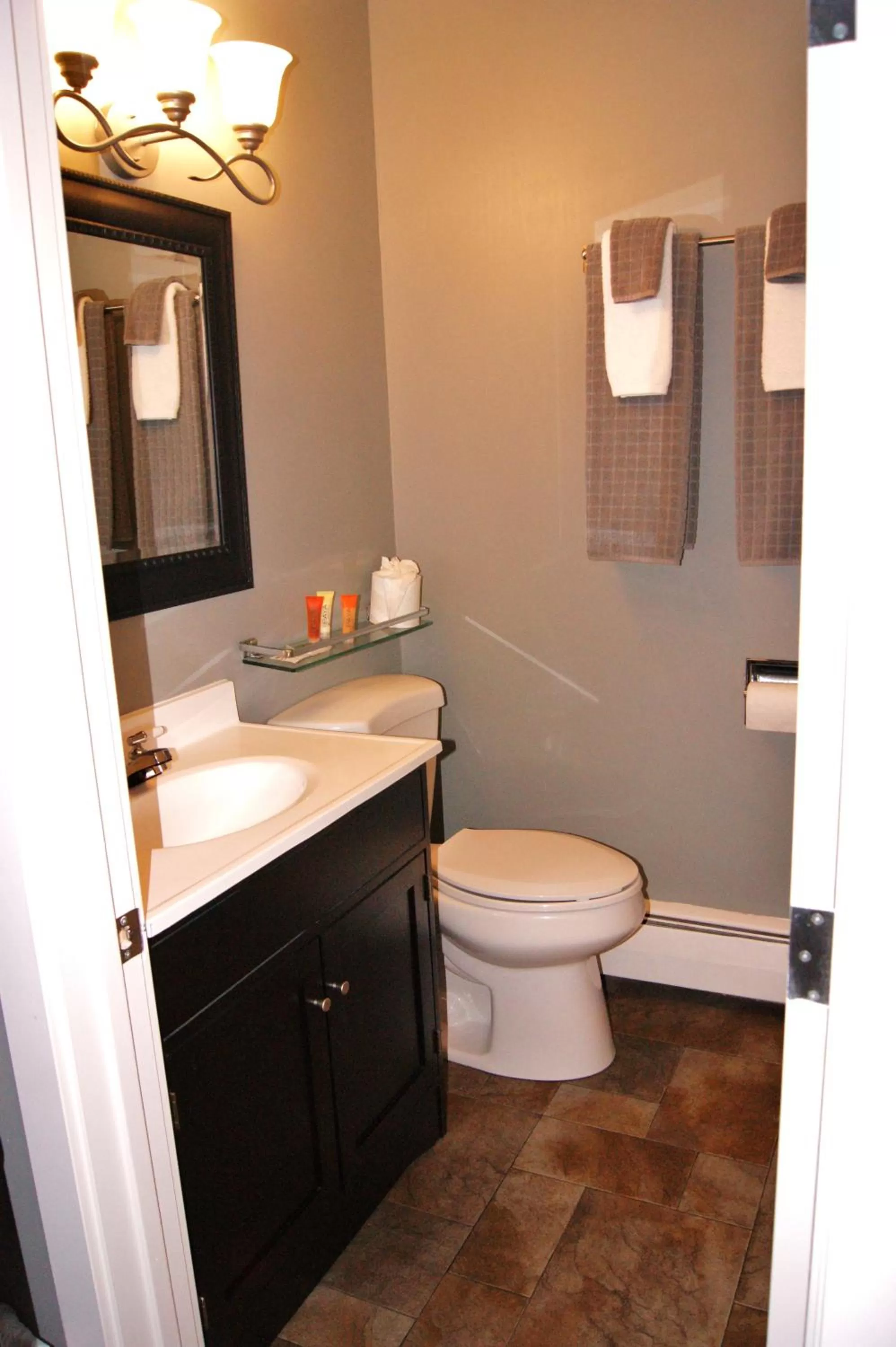 Bathroom in Stardust Inn and Chalets