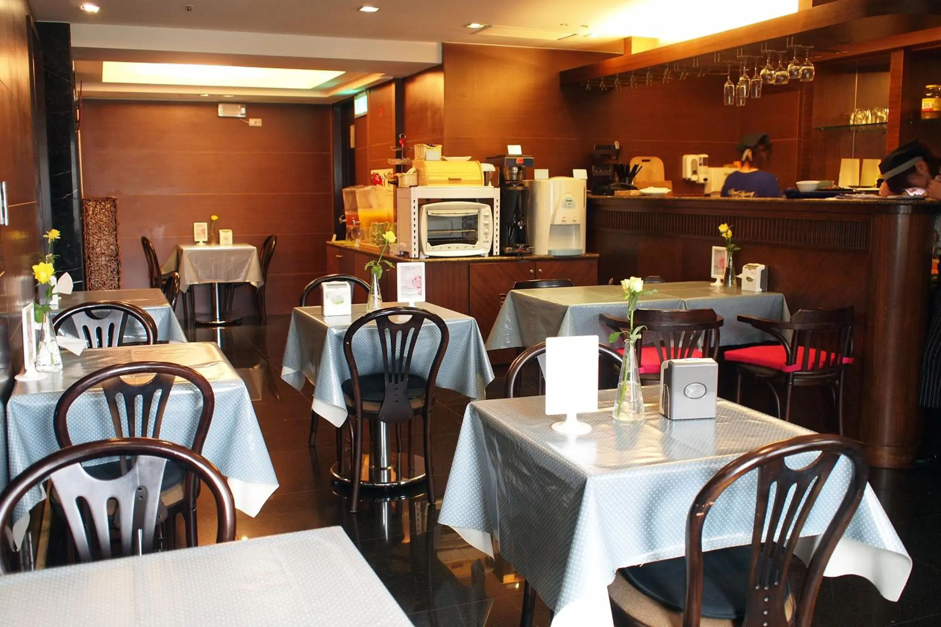 Restaurant/Places to Eat in Burgary Hotel