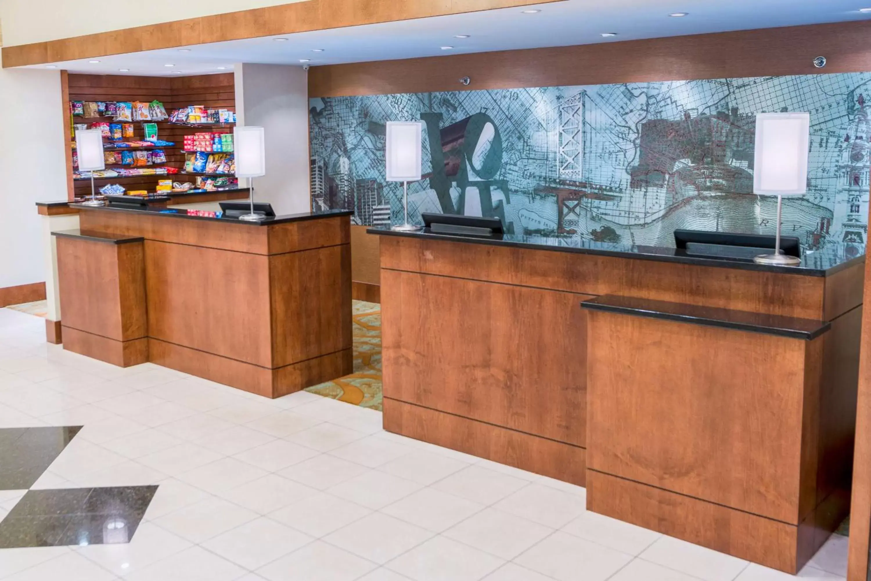 Restaurant/places to eat, Lobby/Reception in DoubleTree by Hilton Philadelphia Airport