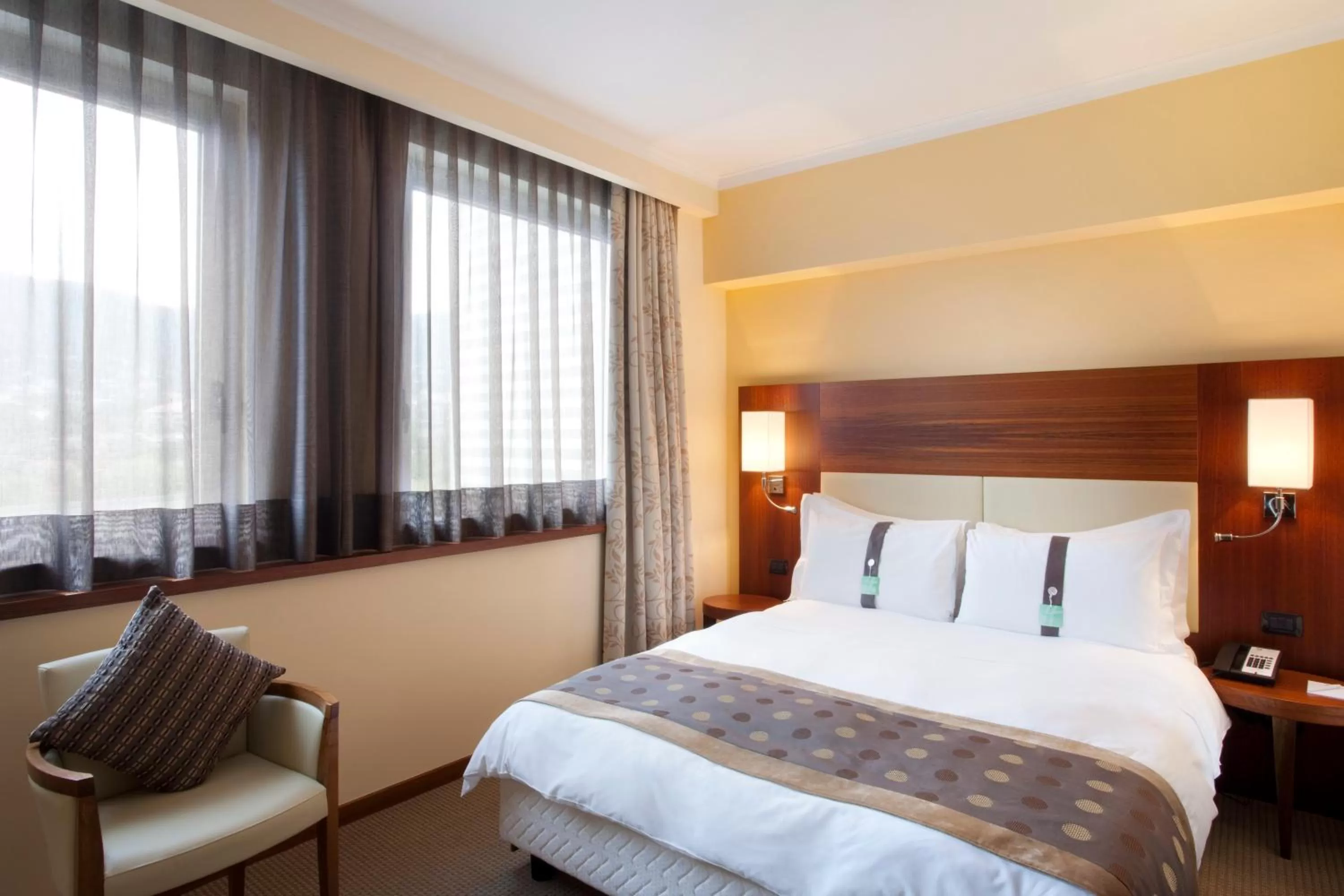 Photo of the whole room, Bed in Holiday Inn Salerno-Cava De' Tirreni by IHG
