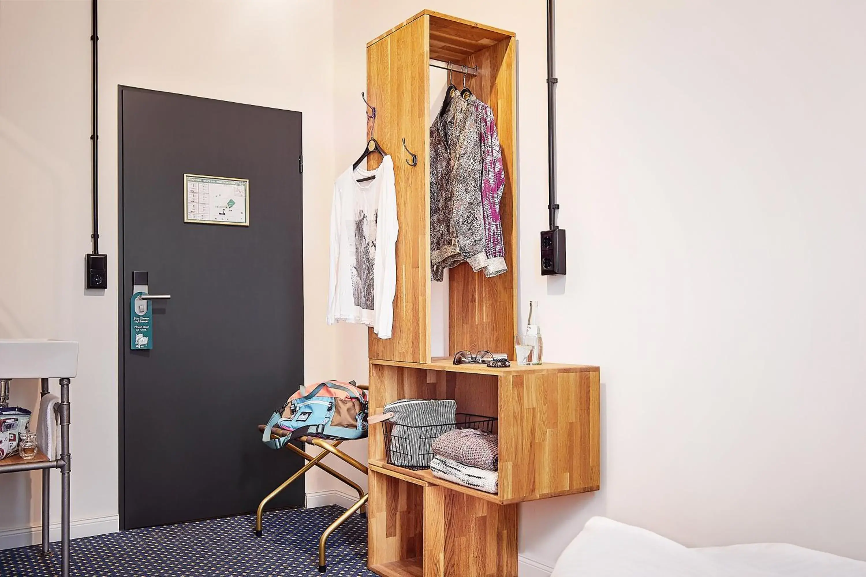 wardrobe in Hotel am Chlodwigplatz