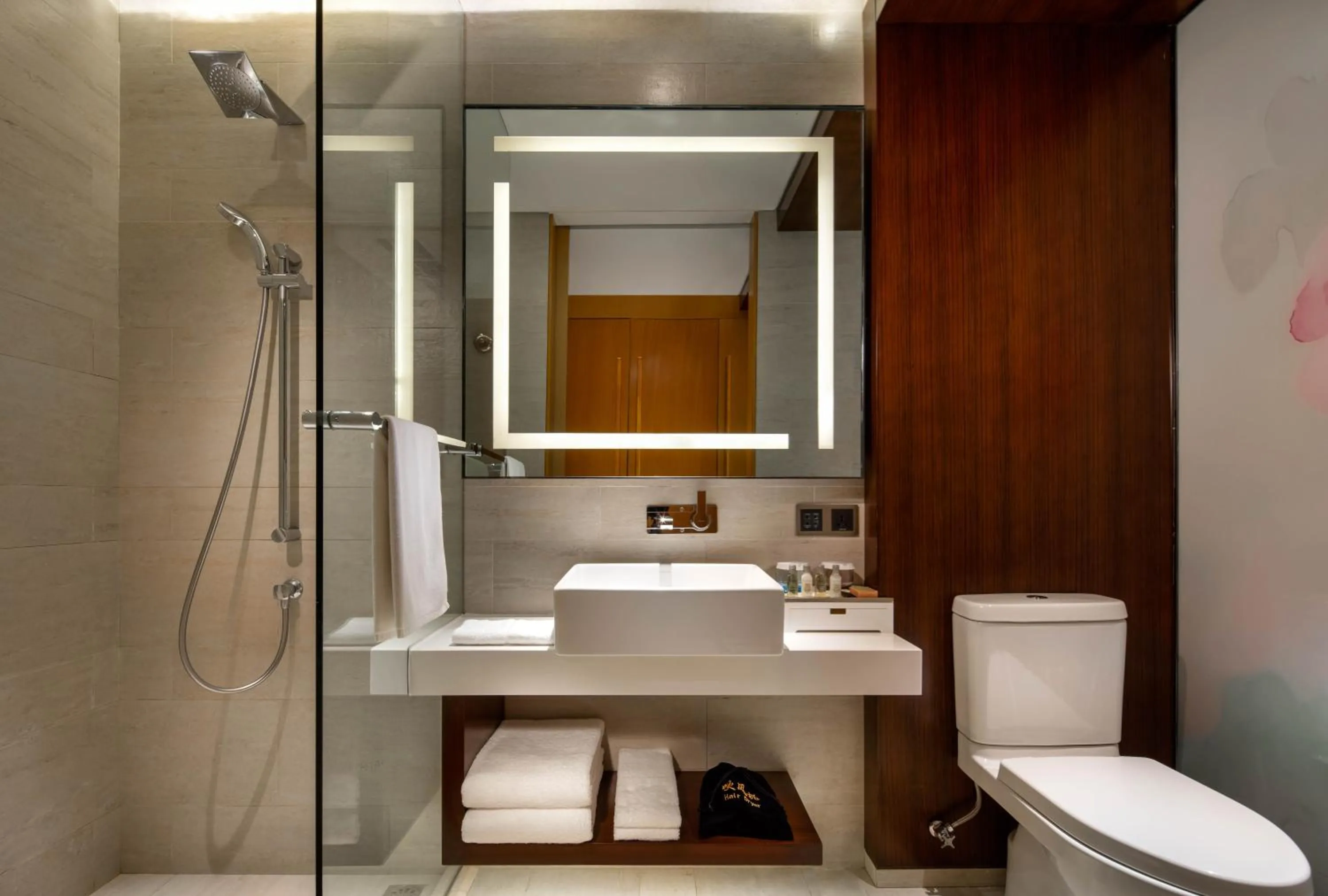 Toilet in Hilton Garden Inn Lijiang