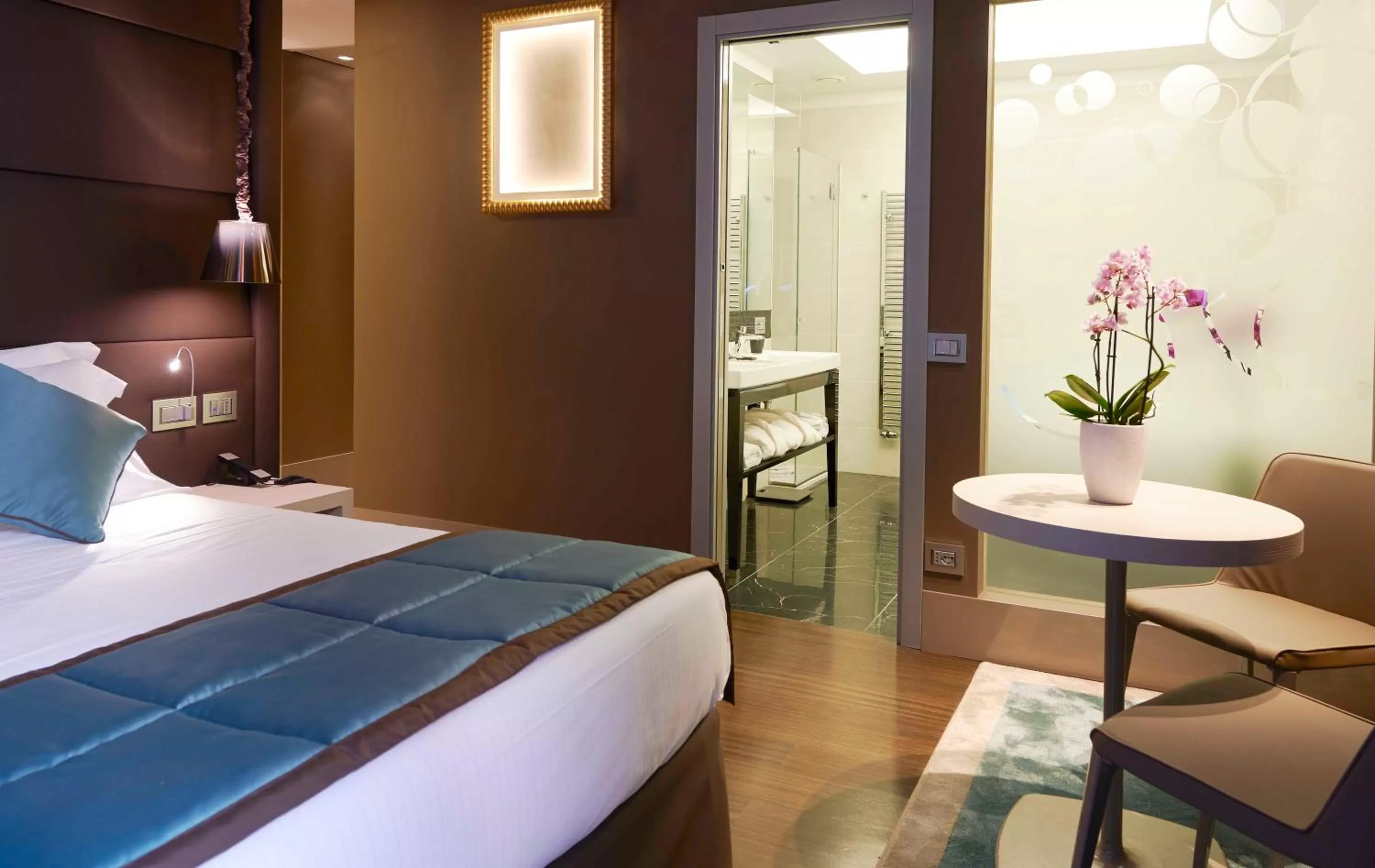 Photo of the whole room, Bed in Harry's Bar Trevi Hotel & Restaurant