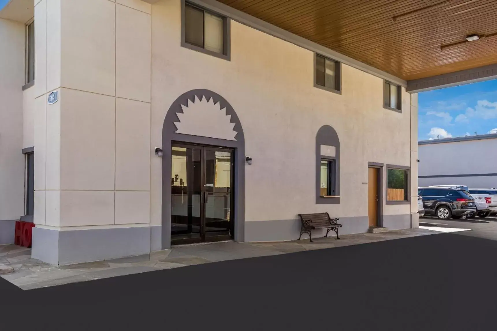 Property building in Signature Inn Houston Galleria Property building in Signature Inn Houston Galleria