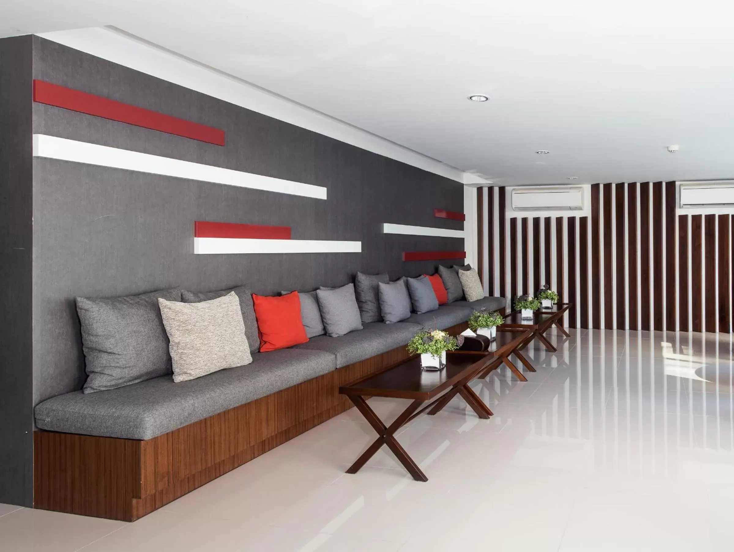 Lobby or reception, Seating Area in First Choice Suites SHA Plus Extra