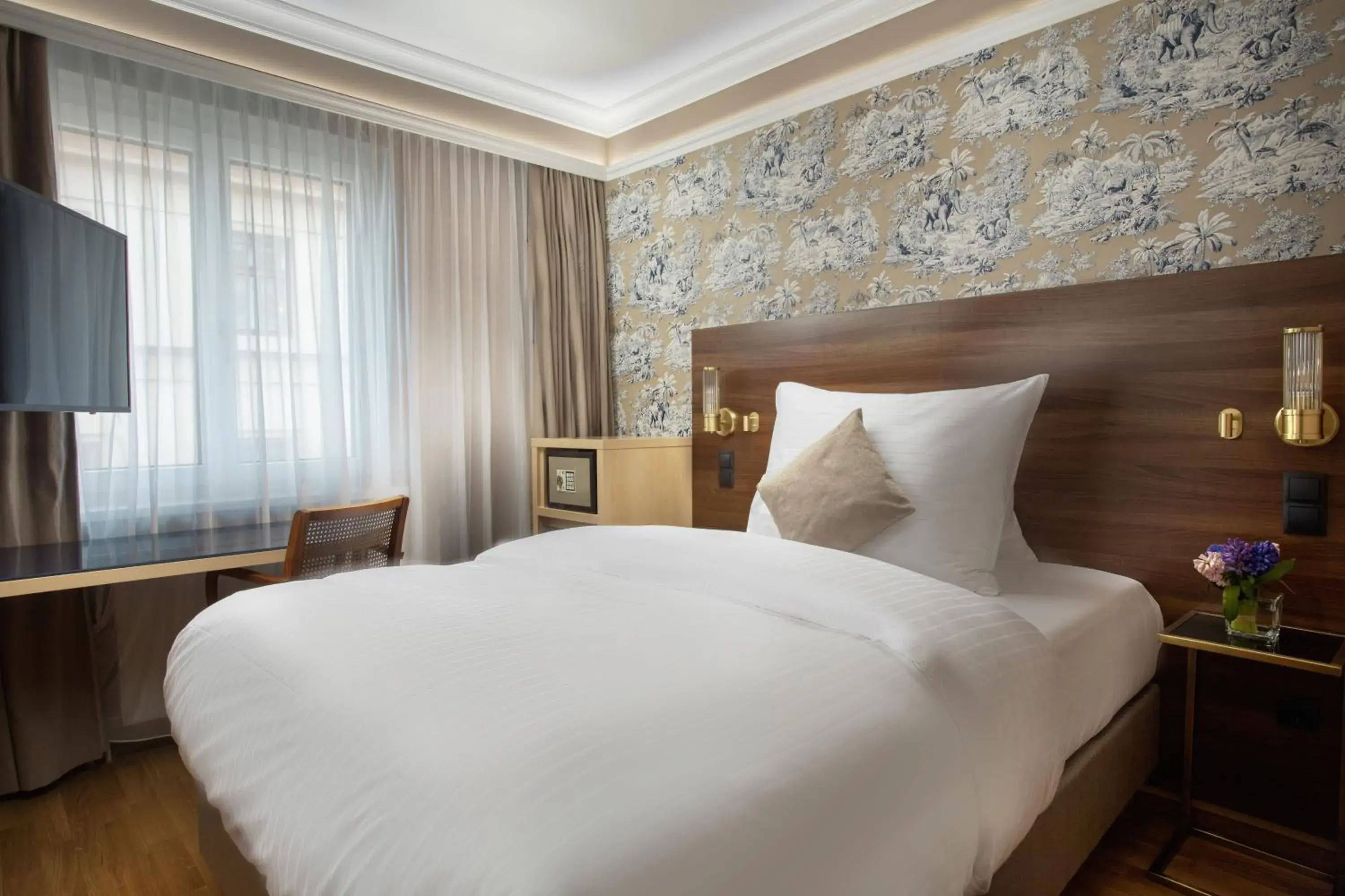 Bed in Hotel Alpha Wien