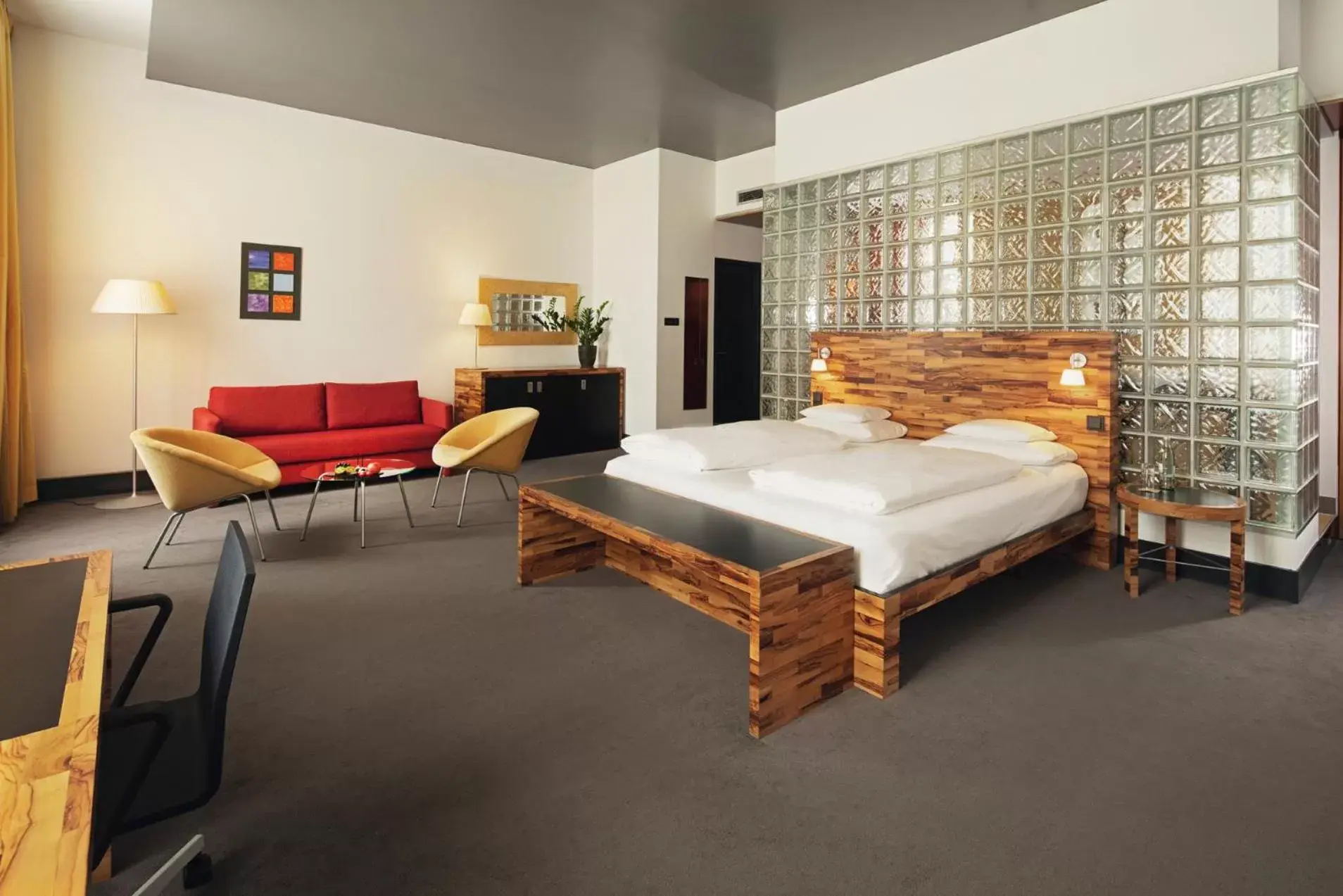 Photo of the whole room in Mövenpick Hotel Berlin Am Potsdamer Platz Photo of the whole room in Mövenpick Hotel Berlin Am Potsdamer Platz