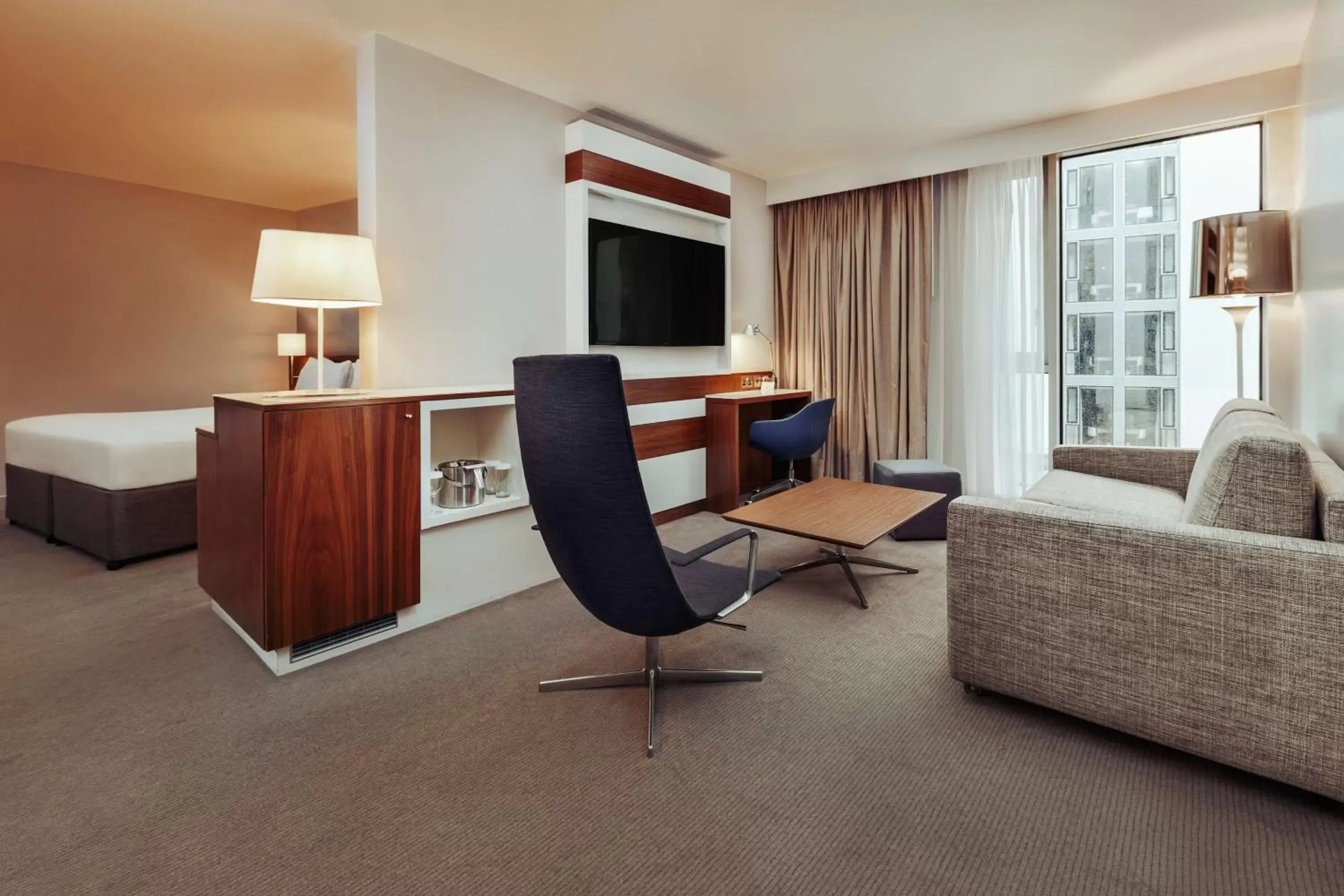 Living room, Seating Area in DoubleTree by Hilton Hotel London - Tower of London