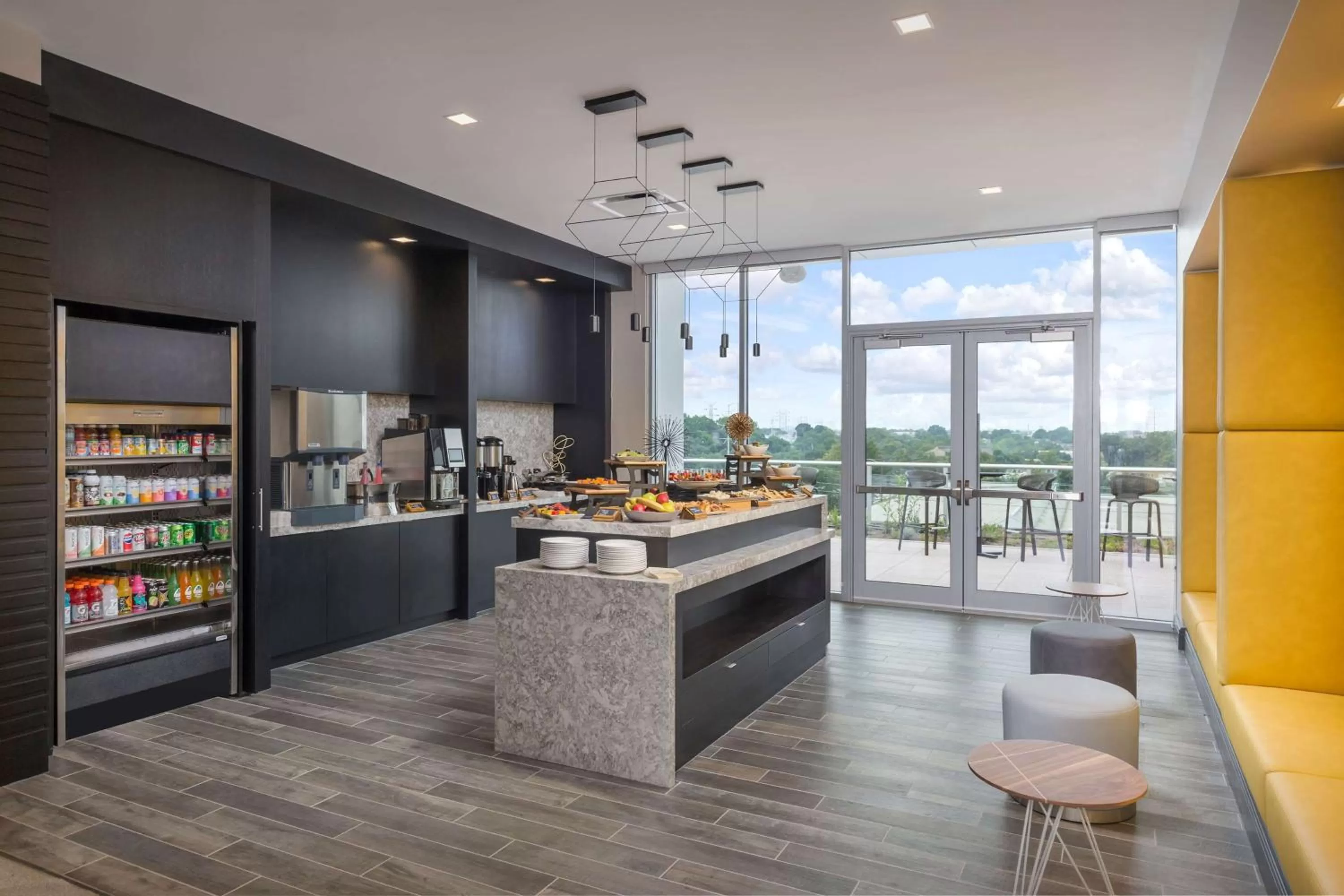 Restaurant/places to eat in The Summit Hotel