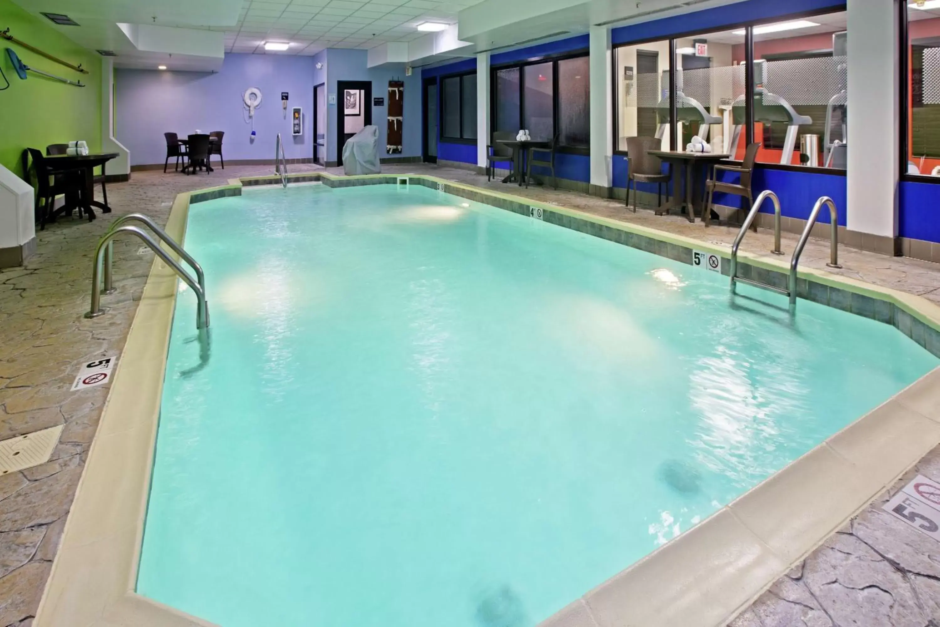 Pool view, Swimming Pool in Hampton Inn By Hilton Elizabethtown