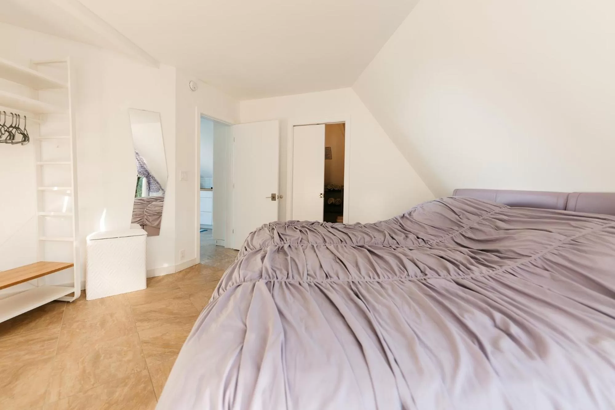 Bedroom, Bed in Pyramids in Florida