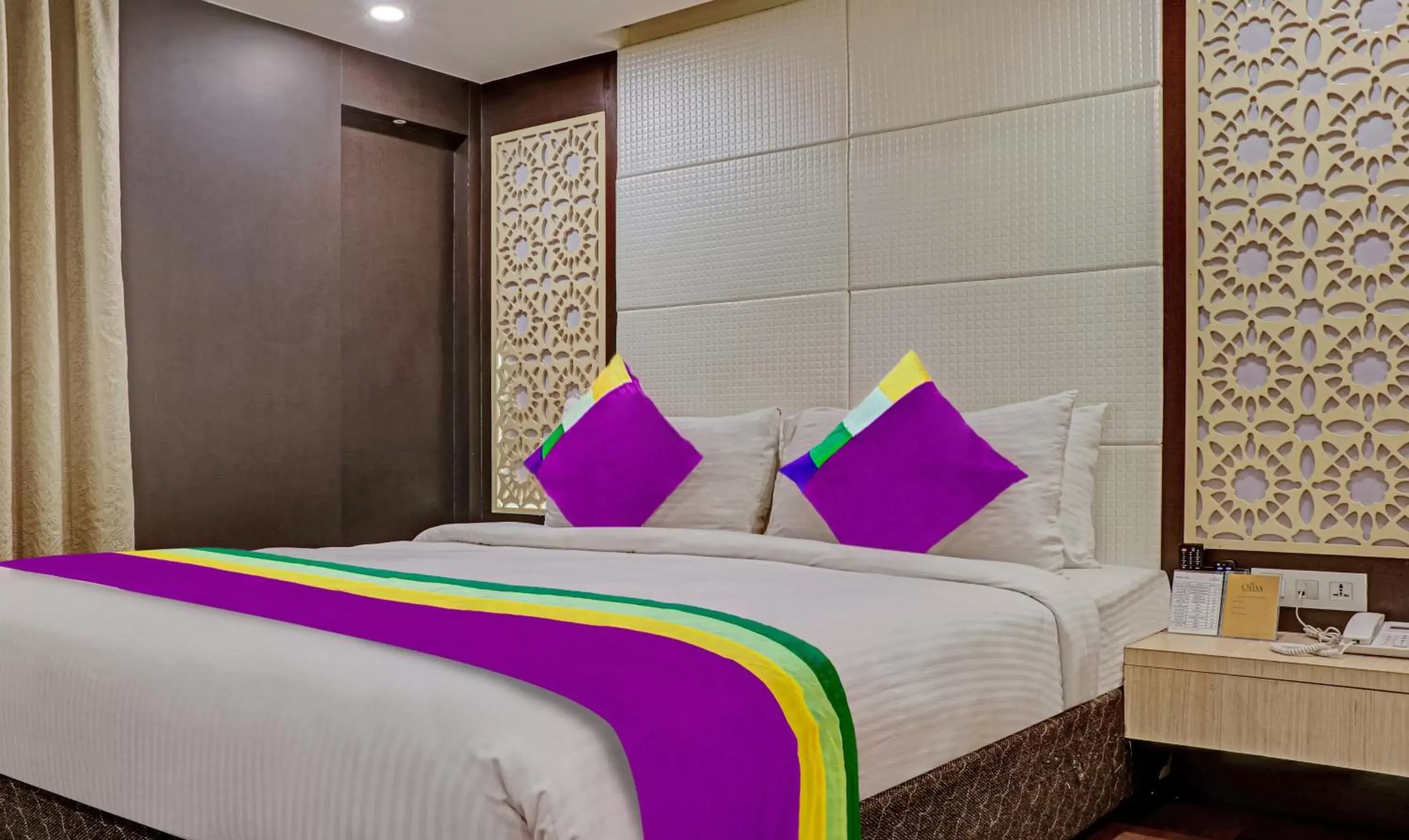 Bathroom, Bed in The Onyx Hotel Bathroom, Bed in The Onyx Hotel