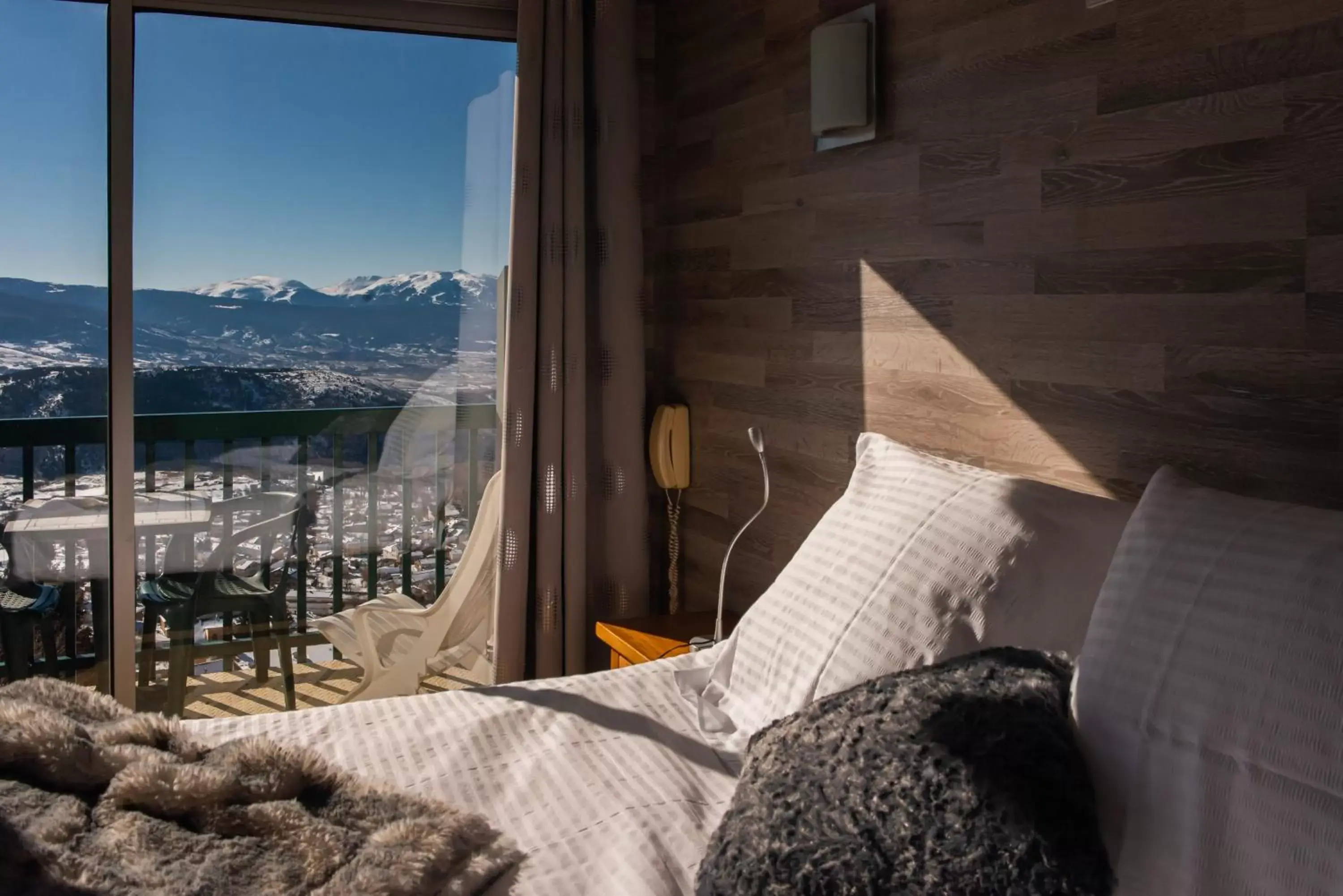 Bedroom, Bed in Hotel des Pyrénées