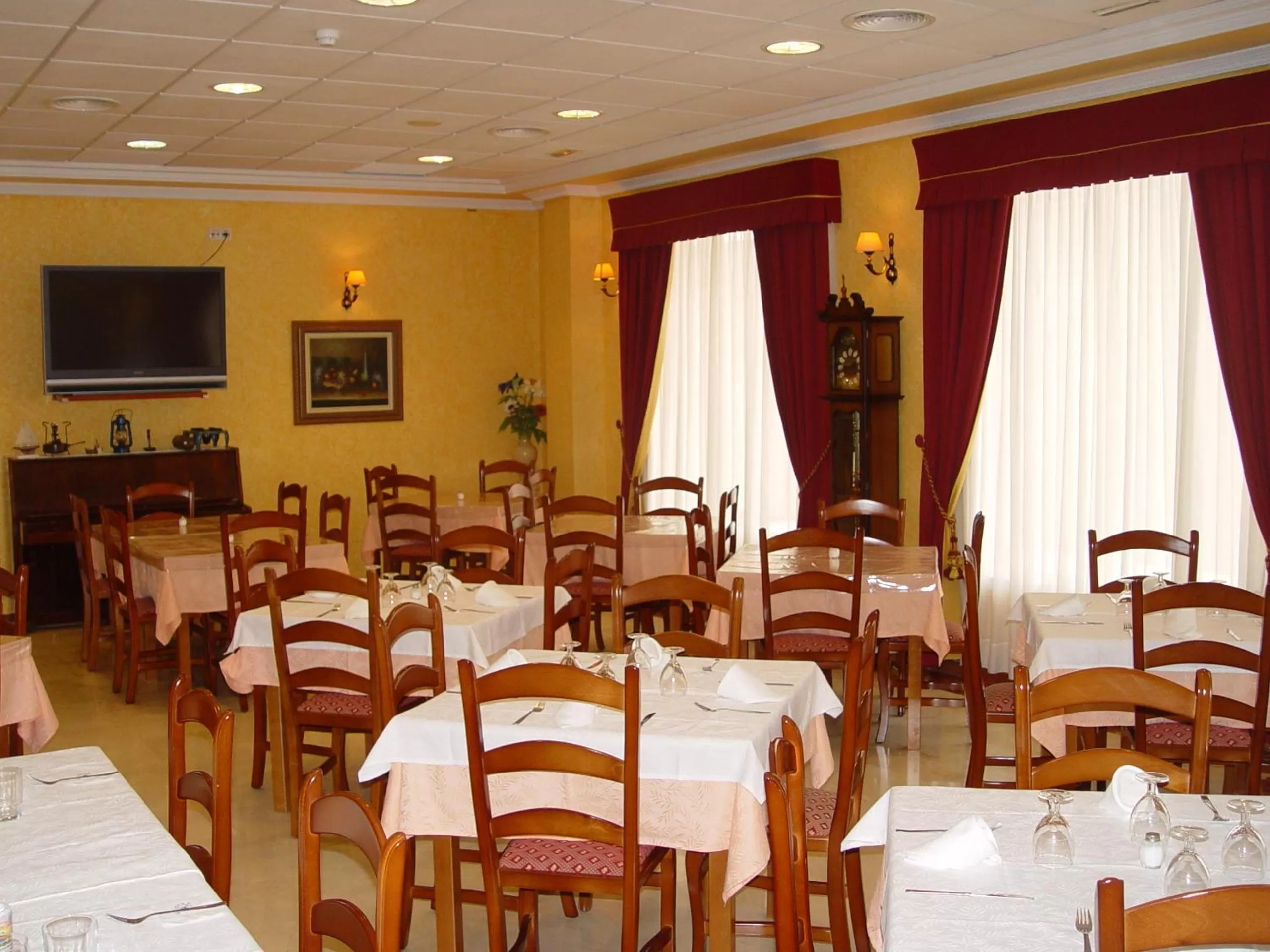 Restaurant/Places to Eat in Hotel Albohera