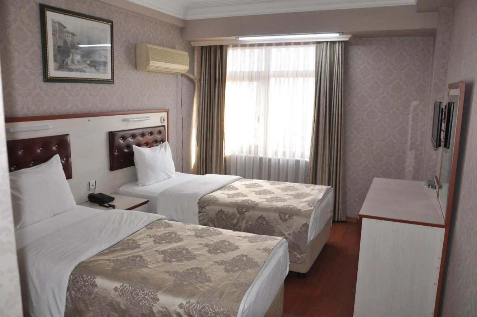 Bedroom, Bed in Tayhan Hotel