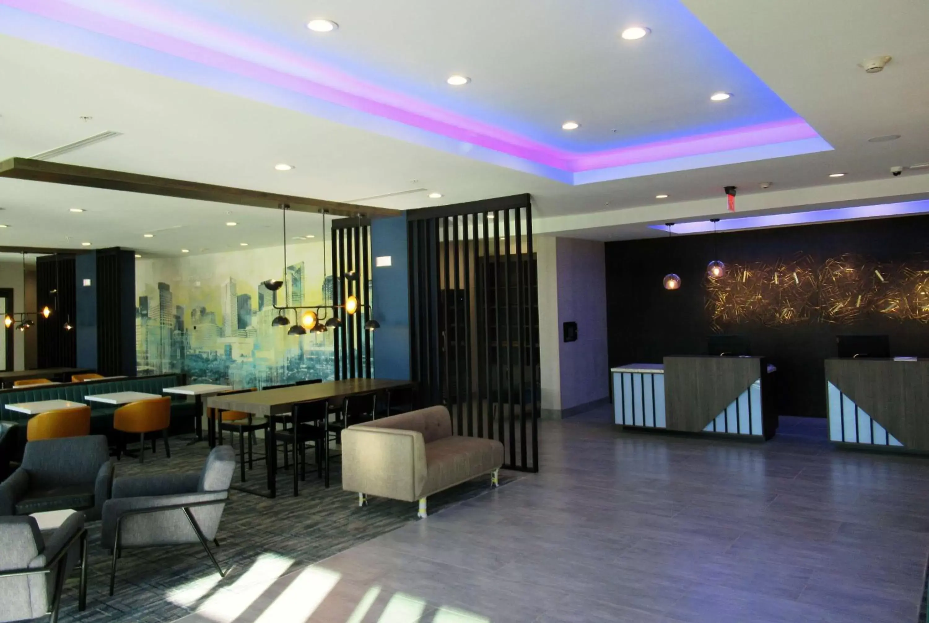Lobby or reception in La Quinta Inn & Suites by Wyndham Dallas/Fairpark