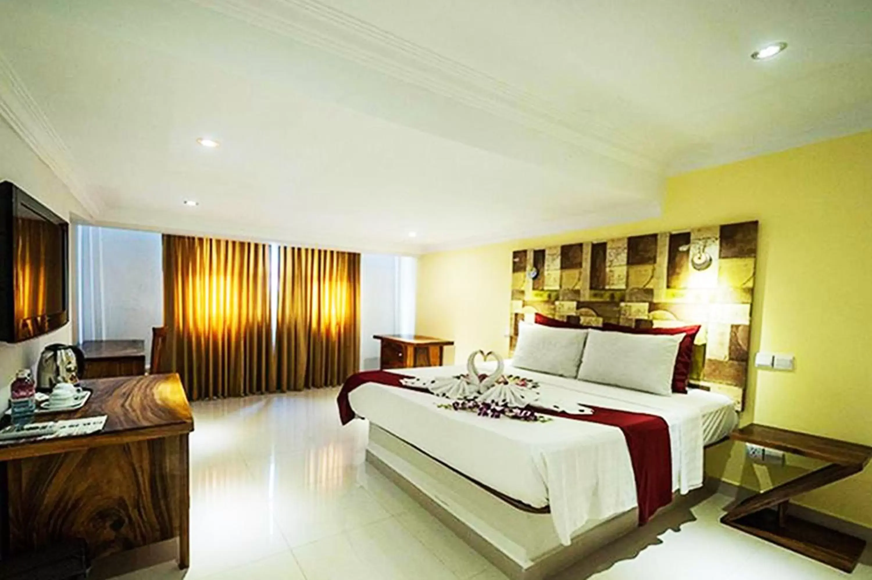 Photo of the whole room, Bed in Angkor International Hotel