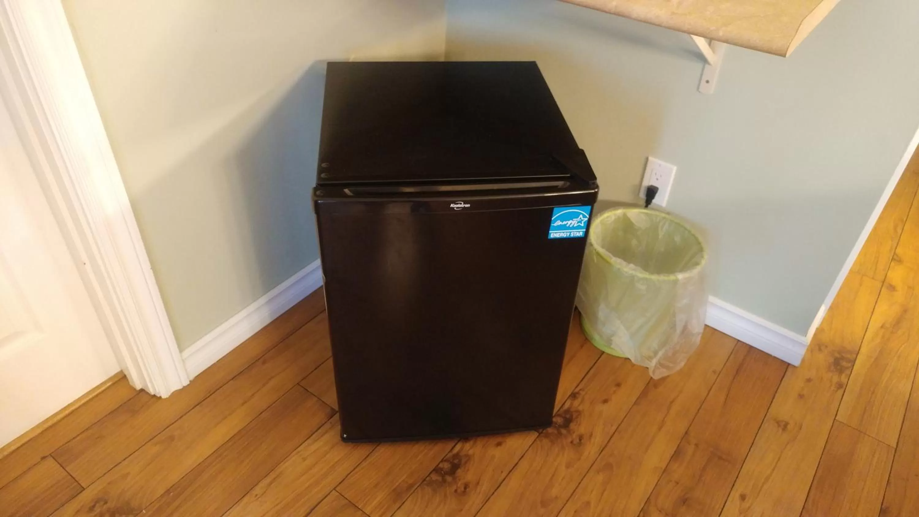 Other, TV/Entertainment Center in Big Rock Motel