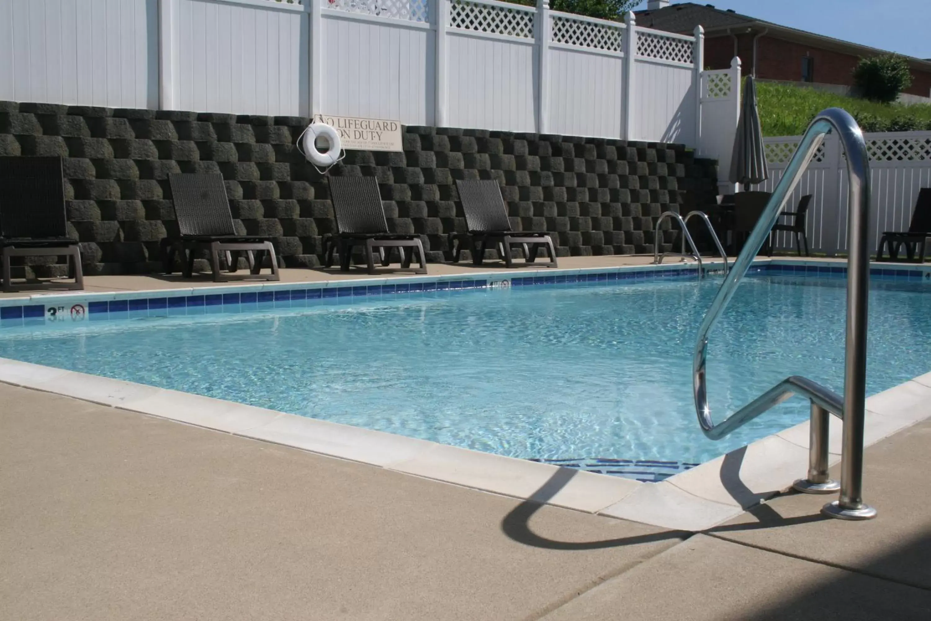 Swimming Pool in Best Western Lawrenceburg Inn