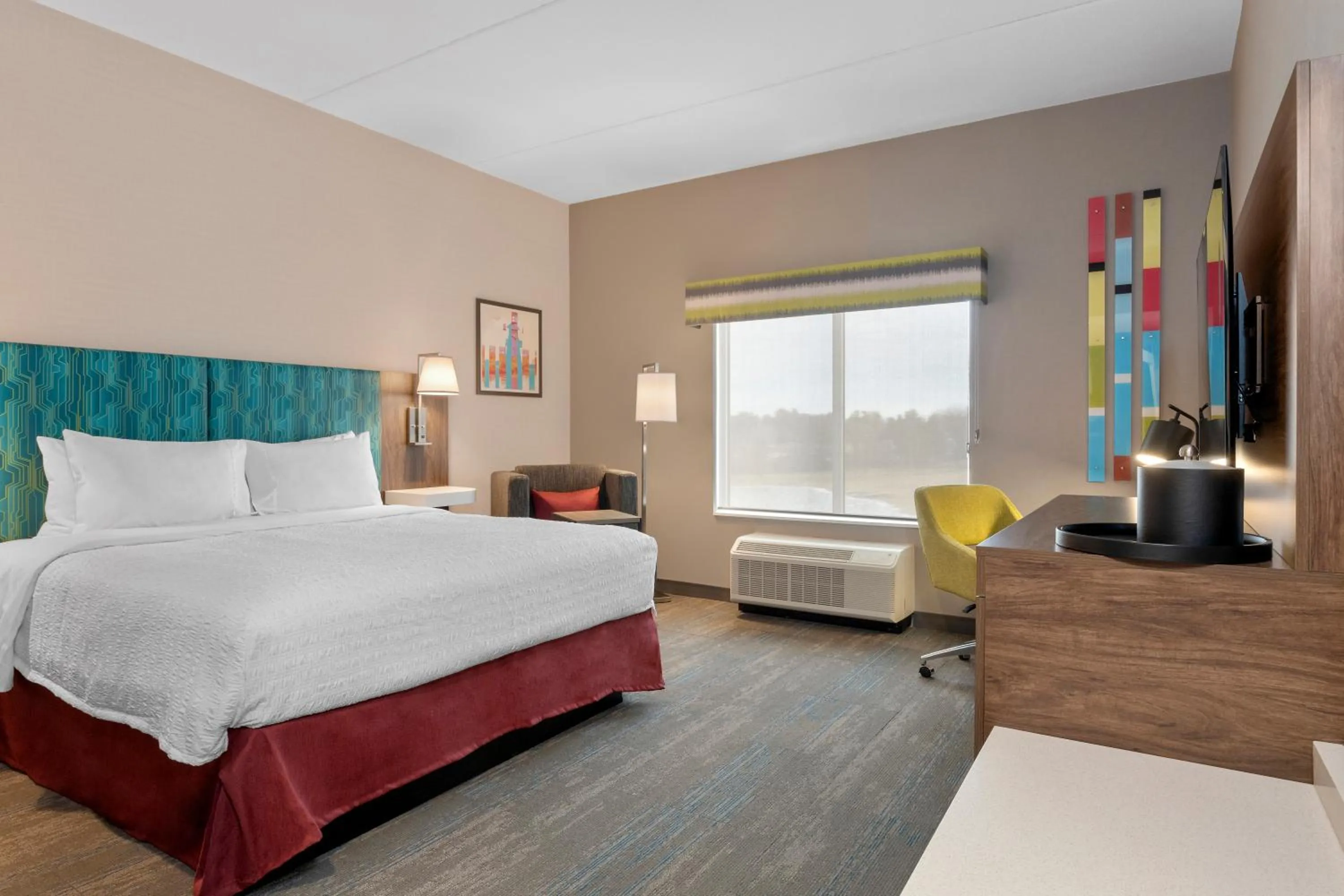 Bed in Hampton Inn By Hilton Cornwall