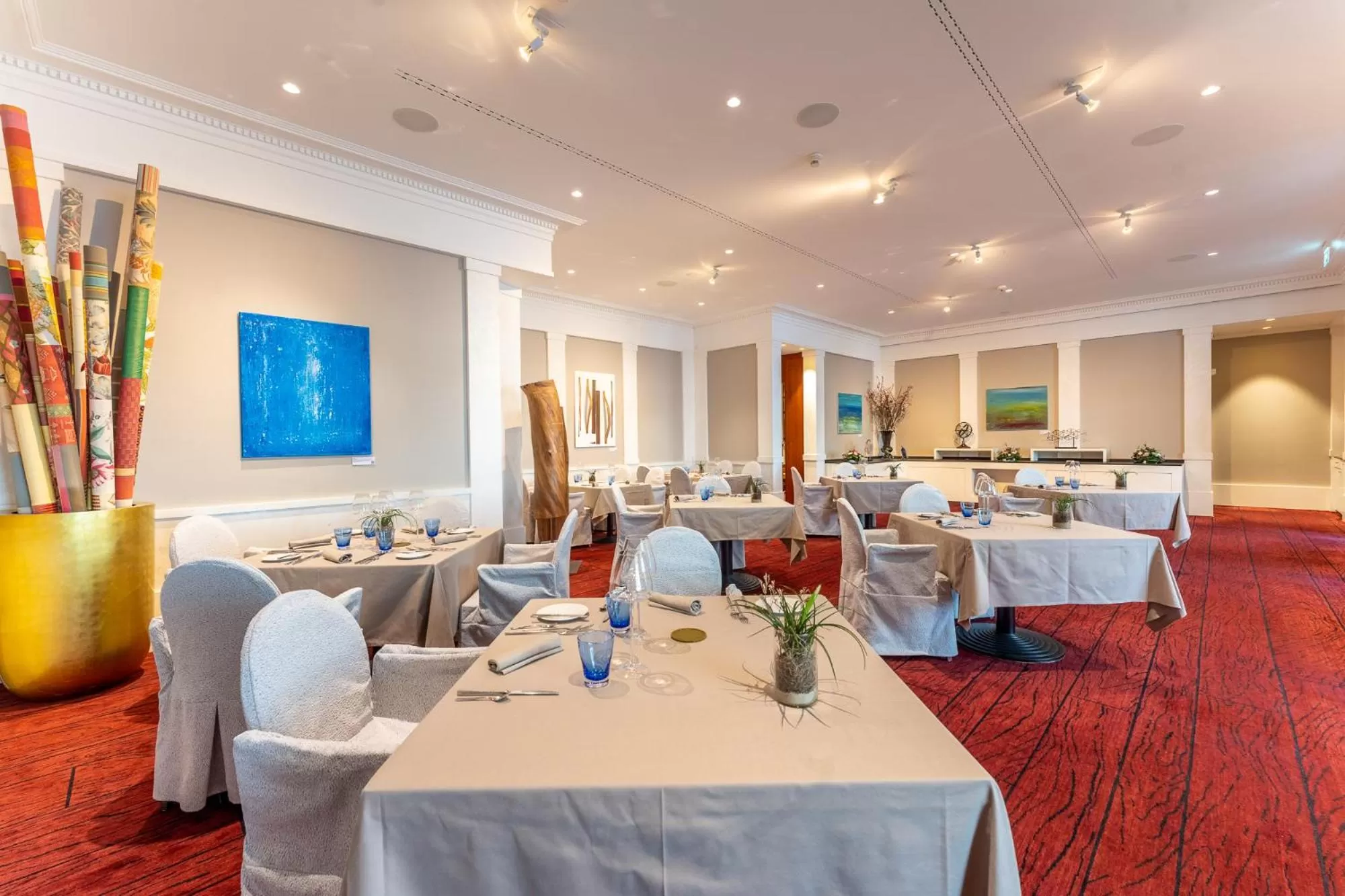 Restaurant/places to eat in Beau Rivage Hotel