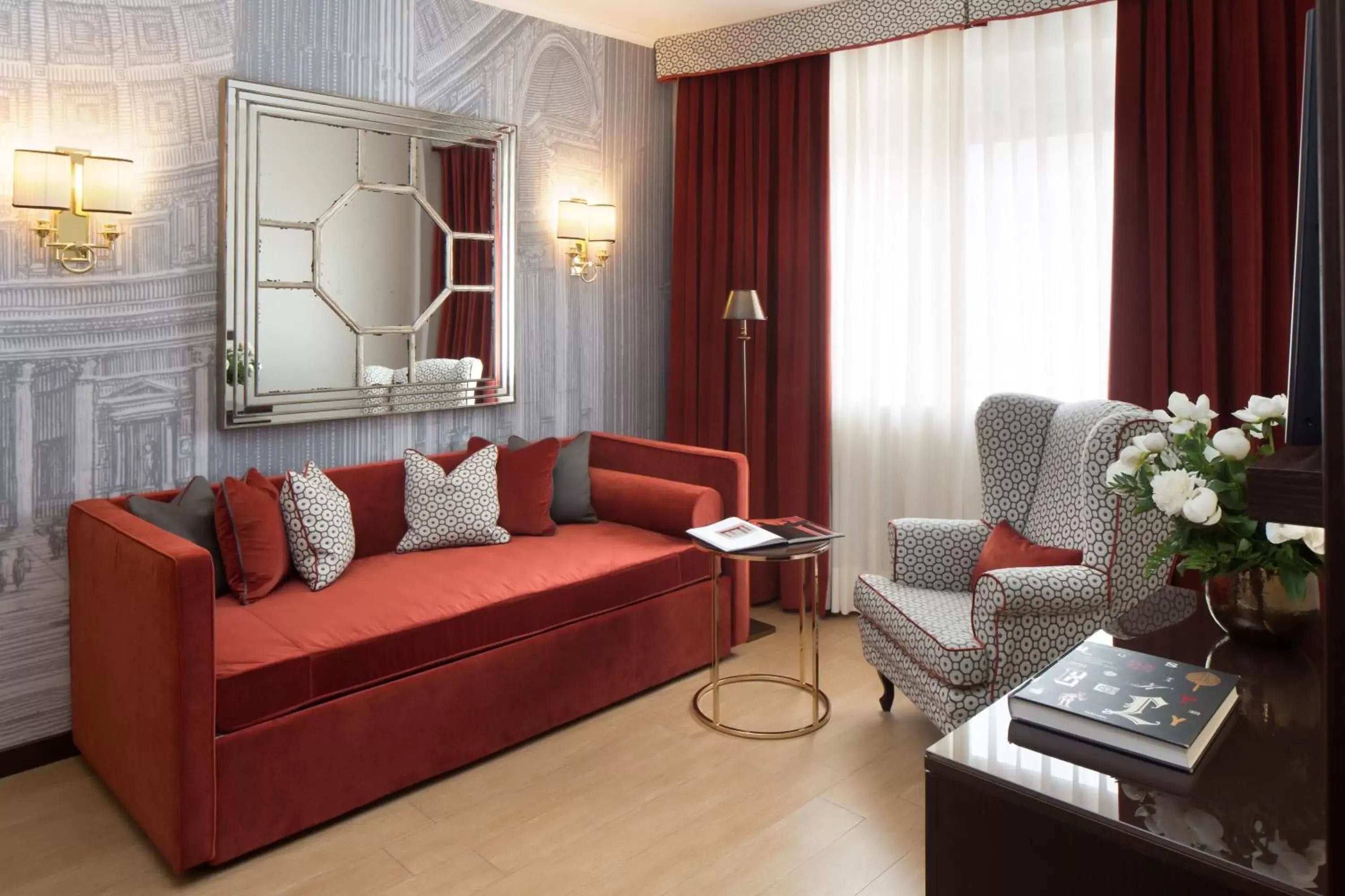 Living room, Seating Area in Starhotels Michelangelo Rome