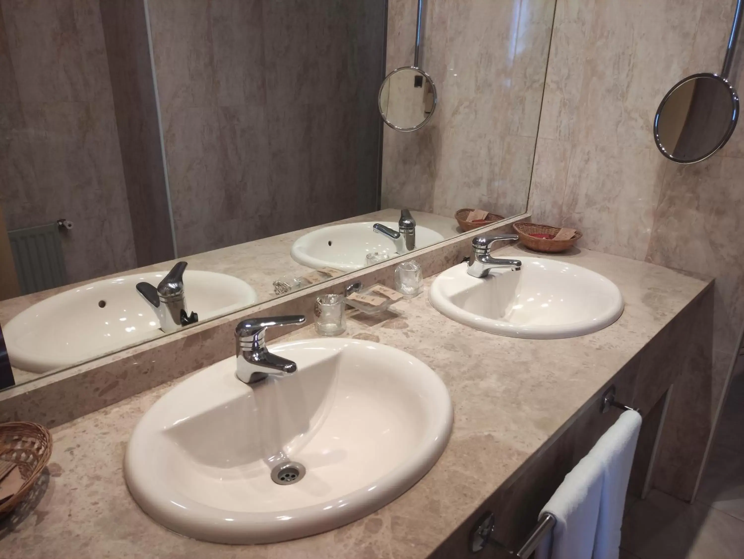 Bathroom in Hotel Ébora by Vivere Stays