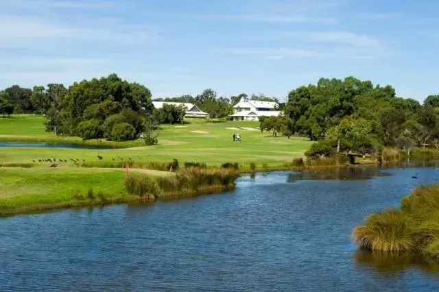 Garden in Mercure Bunbury Sanctuary Golf Resort