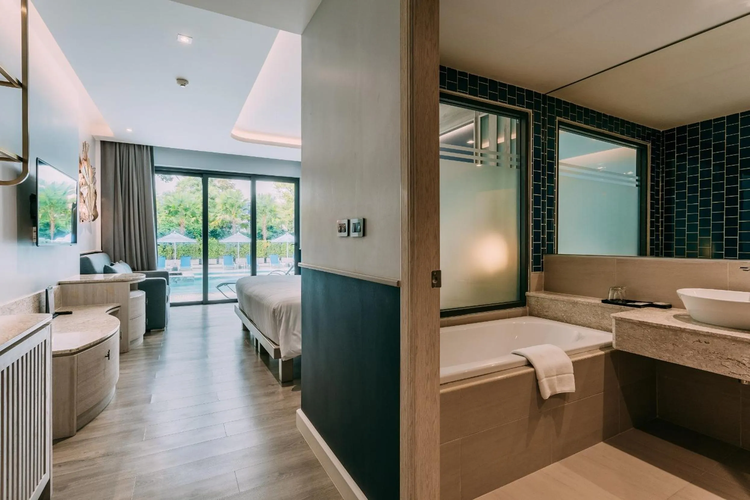 Bath, Bed in Seabed Grand Hotel Phuket - SHA Extra Plus