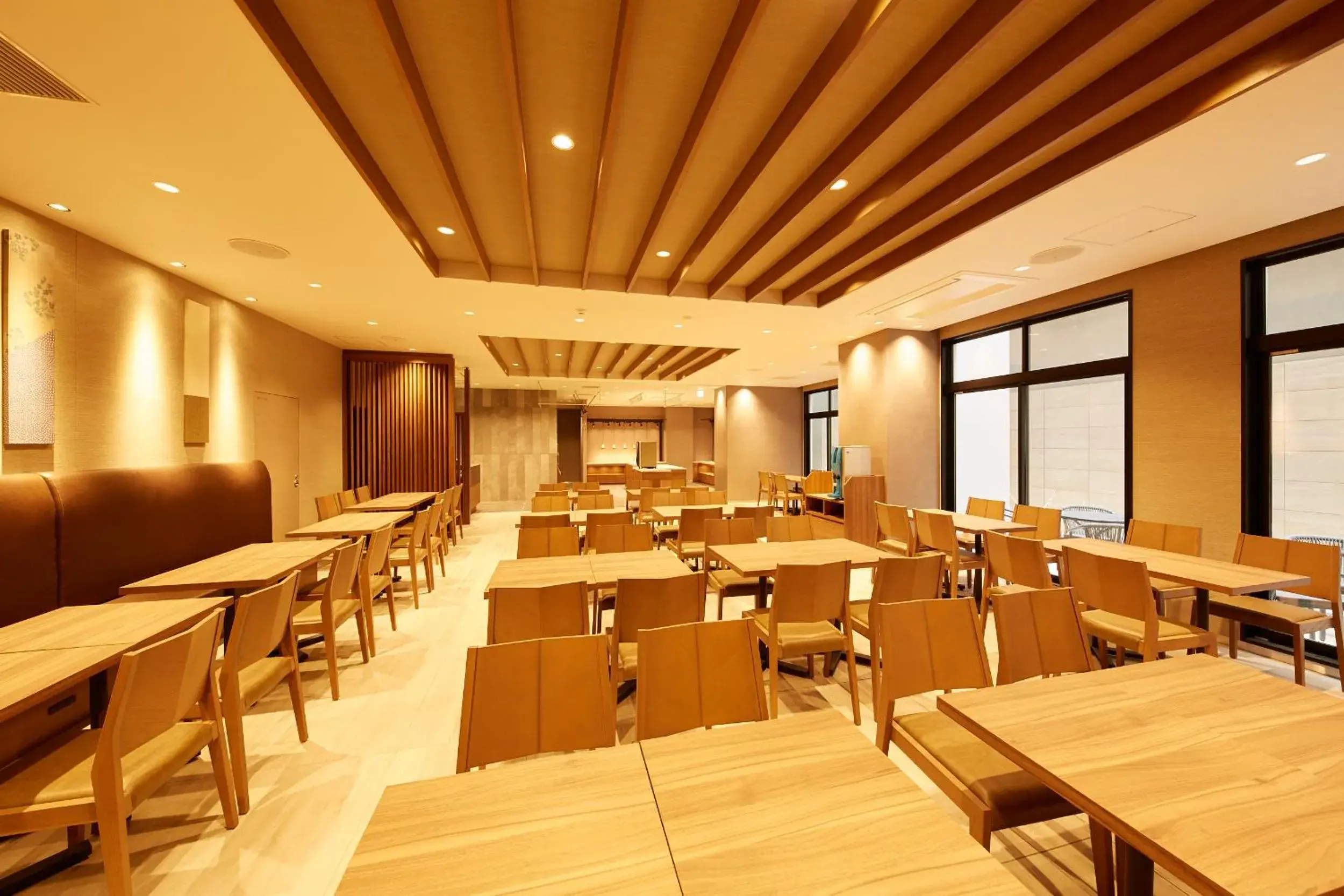 Restaurant/Places to Eat in hotel MONday KYOTO MARUTAMACHI