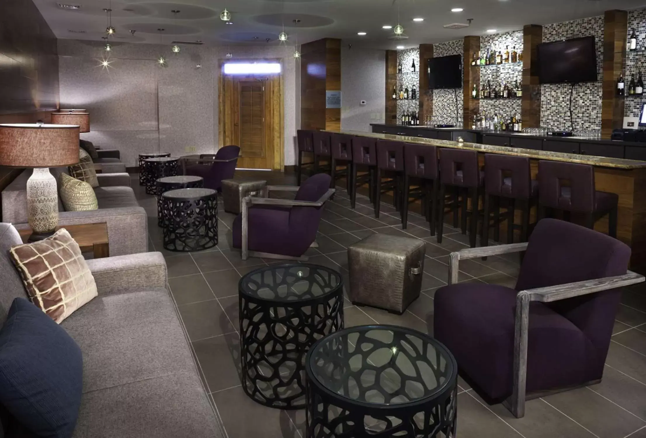 Lounge or bar, Lounge/Bar in DoubleTree by Hilton Atlantic Beach Oceanfront