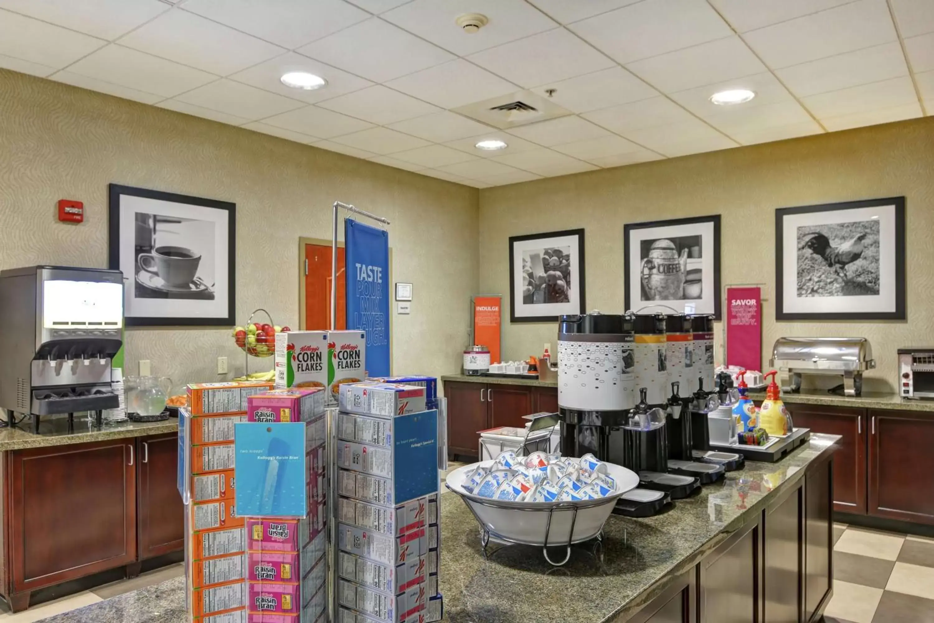 Dining area, Restaurant/Places to Eat in Hampton Inn & Suites Wilkes-Barre