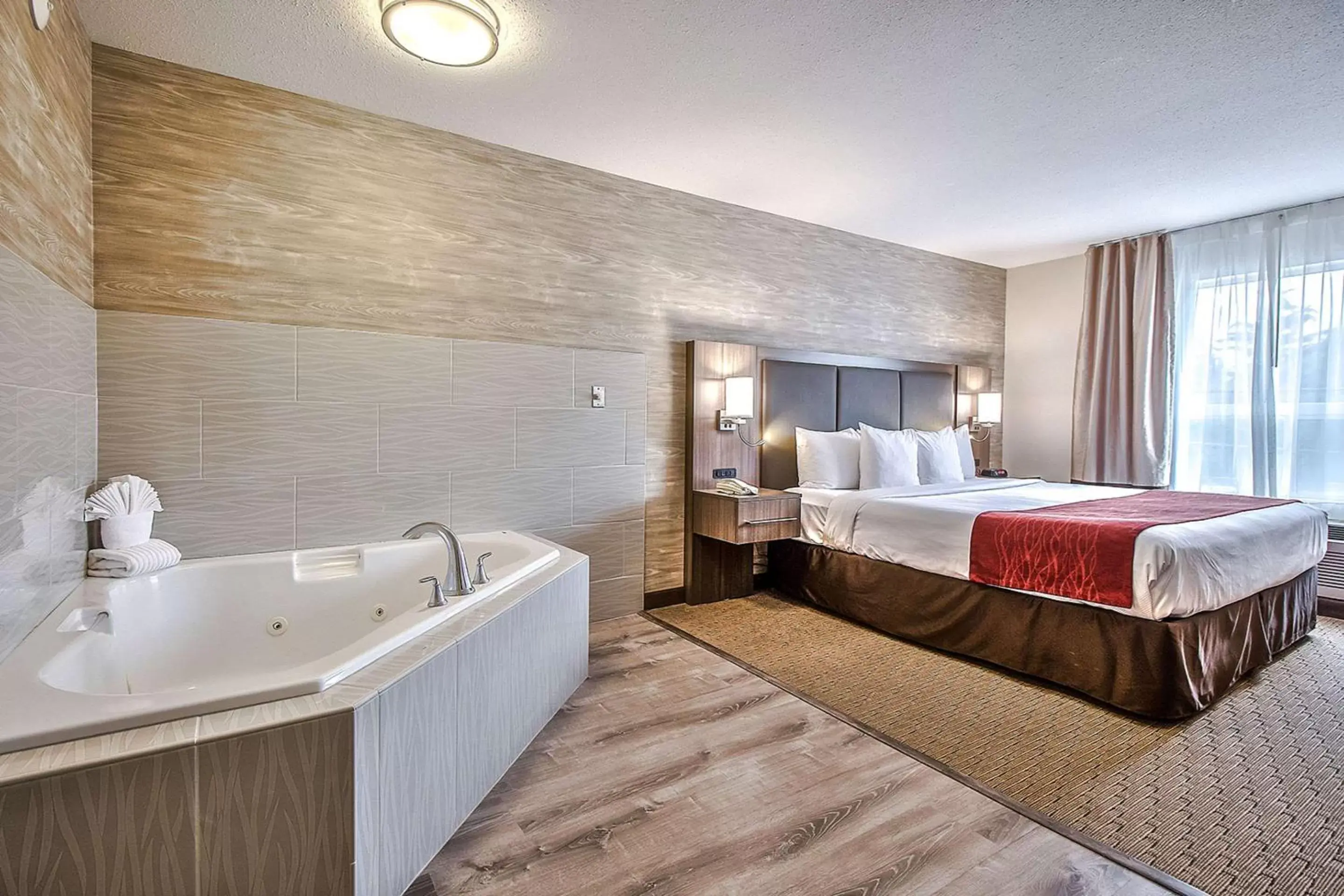 Photo of the whole room, Bathroom in Comfort Inn & Suites South