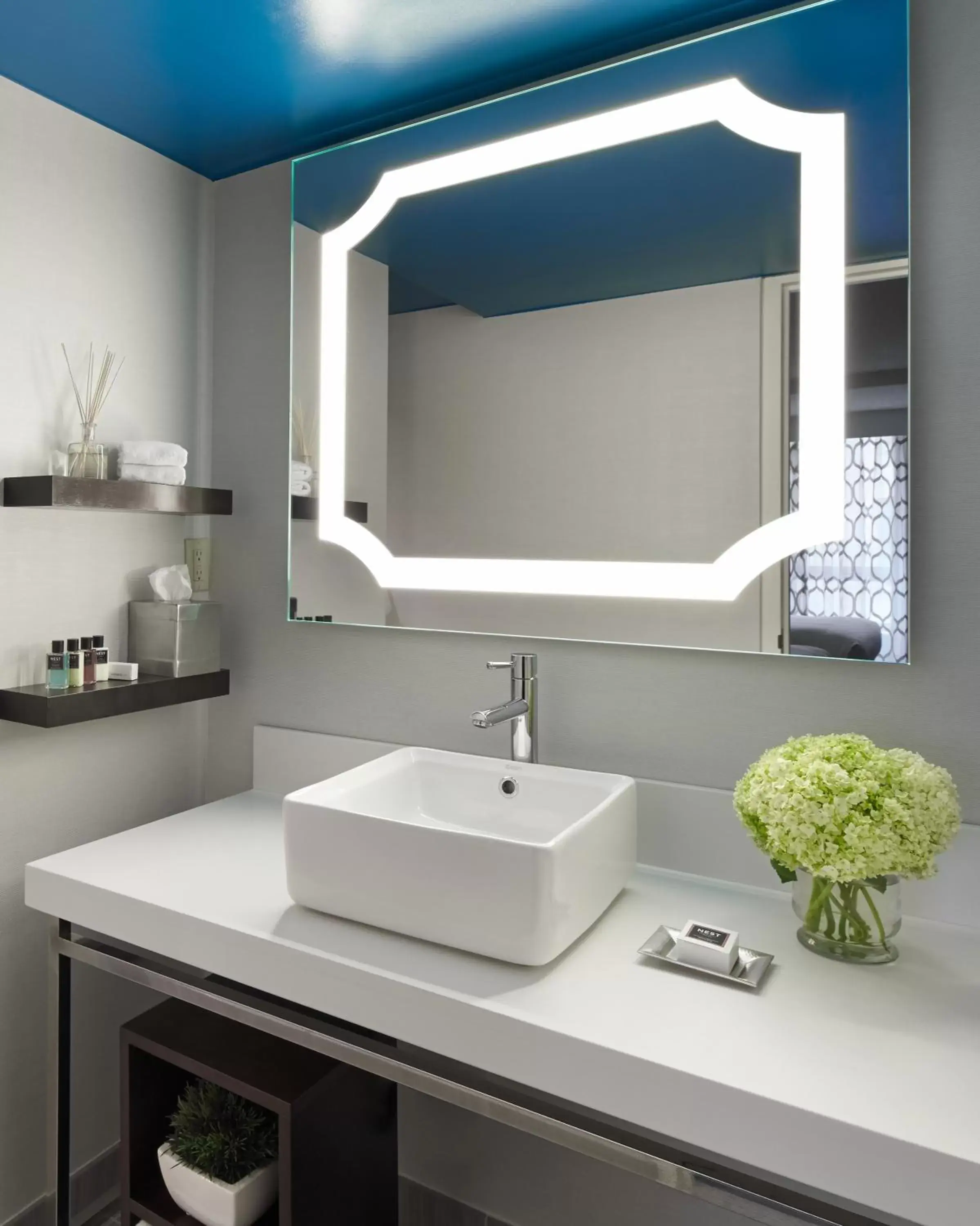 Bathroom in The Ven at Embassy Row, Washington, D.C., a Tribute Portfolio Hotel Bathroom in The Ven at Embassy Row, Washington, D.C., a Tribute Portfolio Hotel