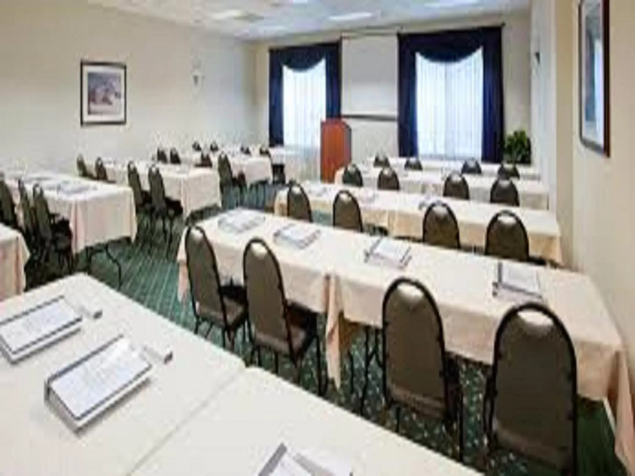 Business facilities in Country Inn & Suites by Radisson, Lancaster (Amish Country), PA