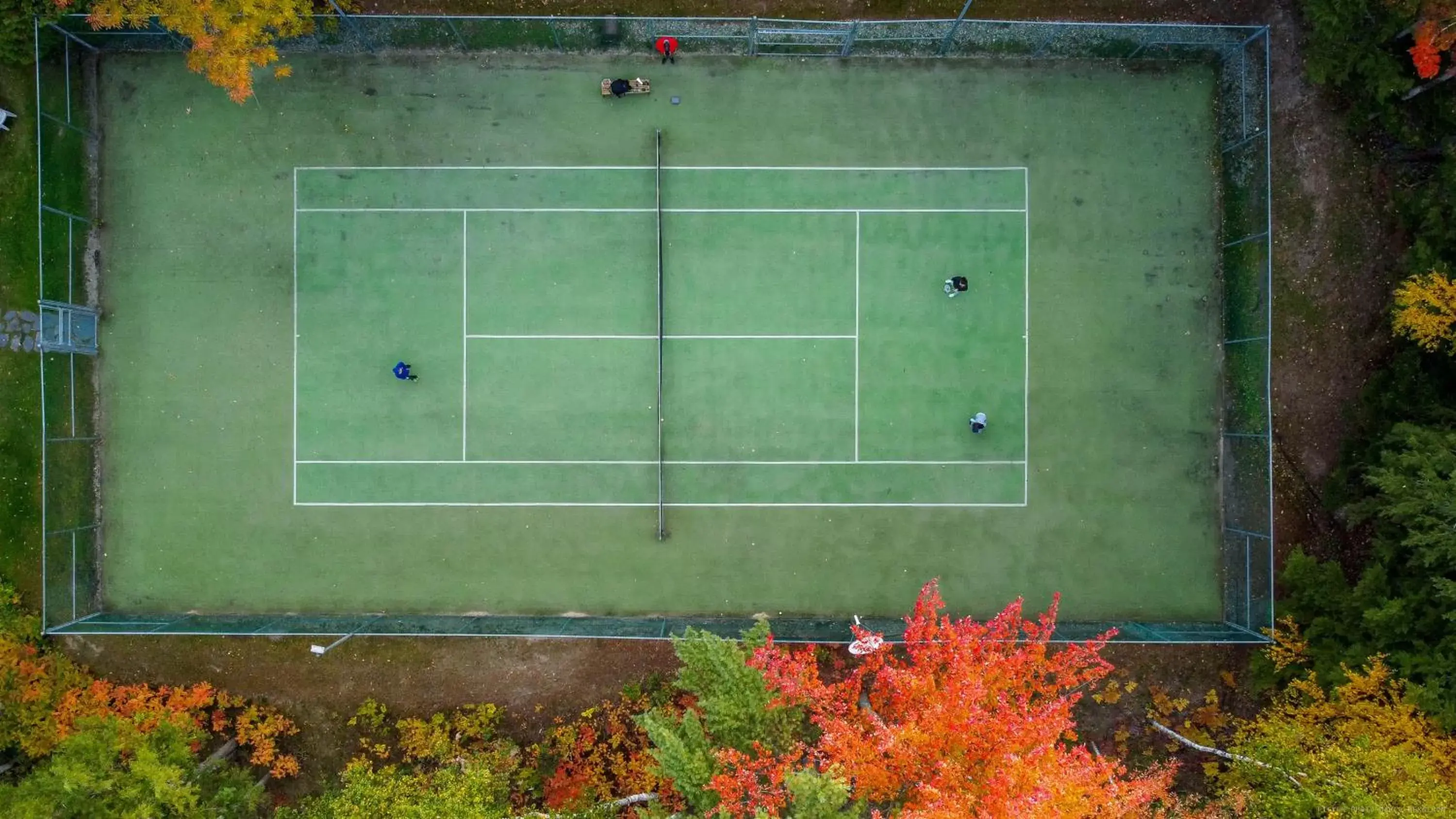 Tennis court in Ripplecove Hotel & Spa