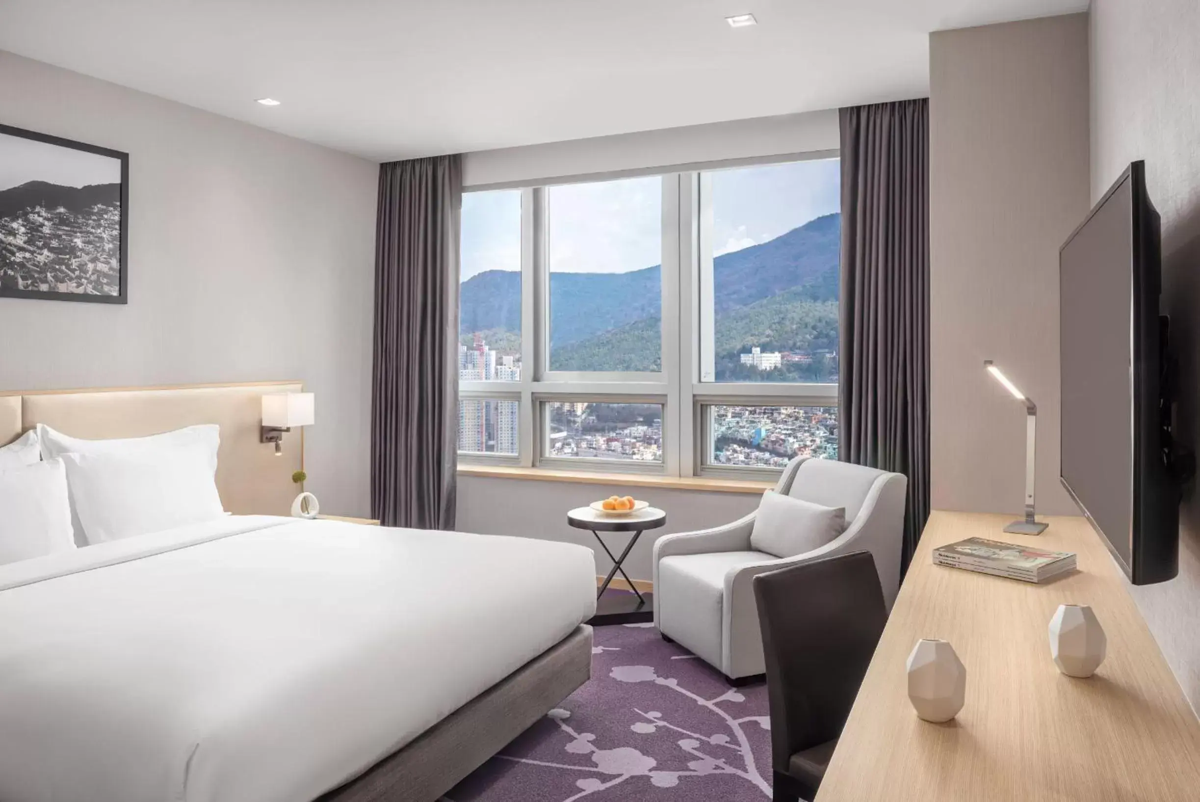 Bedroom, Mountain View in Avani Central Busan