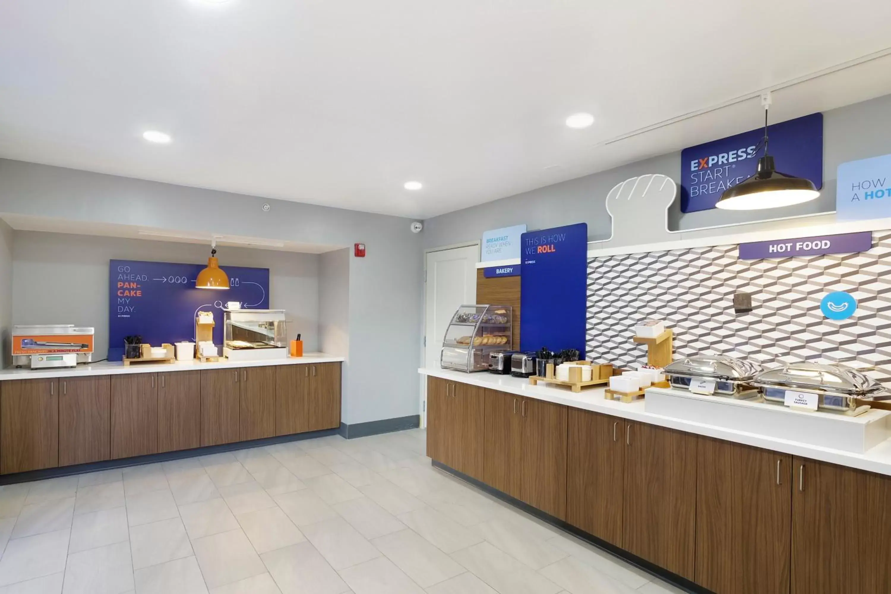 Breakfast in Holiday Inn Express & Suites Phoenix - Tempe by IHG Breakfast in Holiday Inn Express & Suites Phoenix - Tempe by IHG