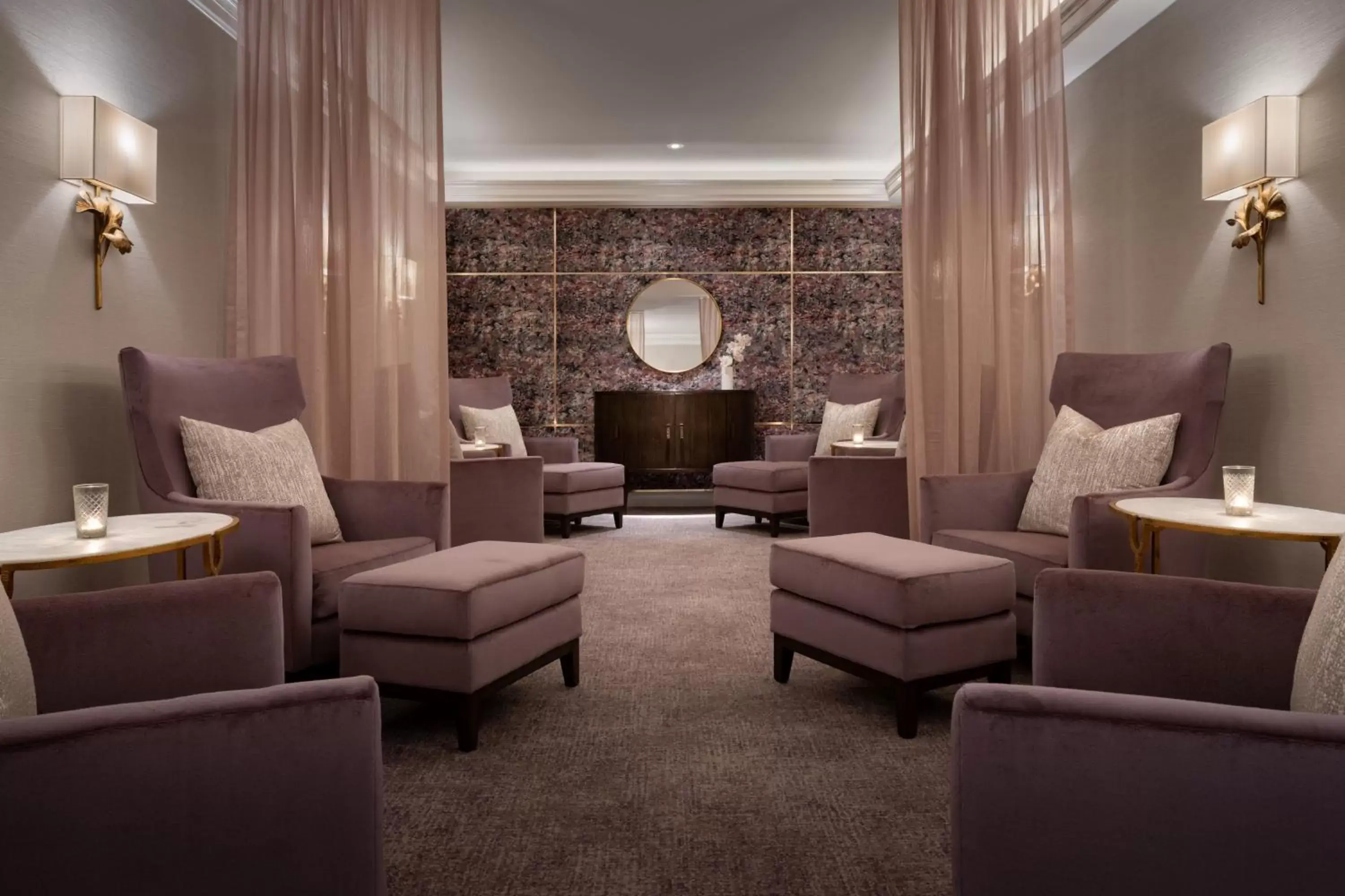 Lounge or bar in The Ritz-Carlton, Dallas