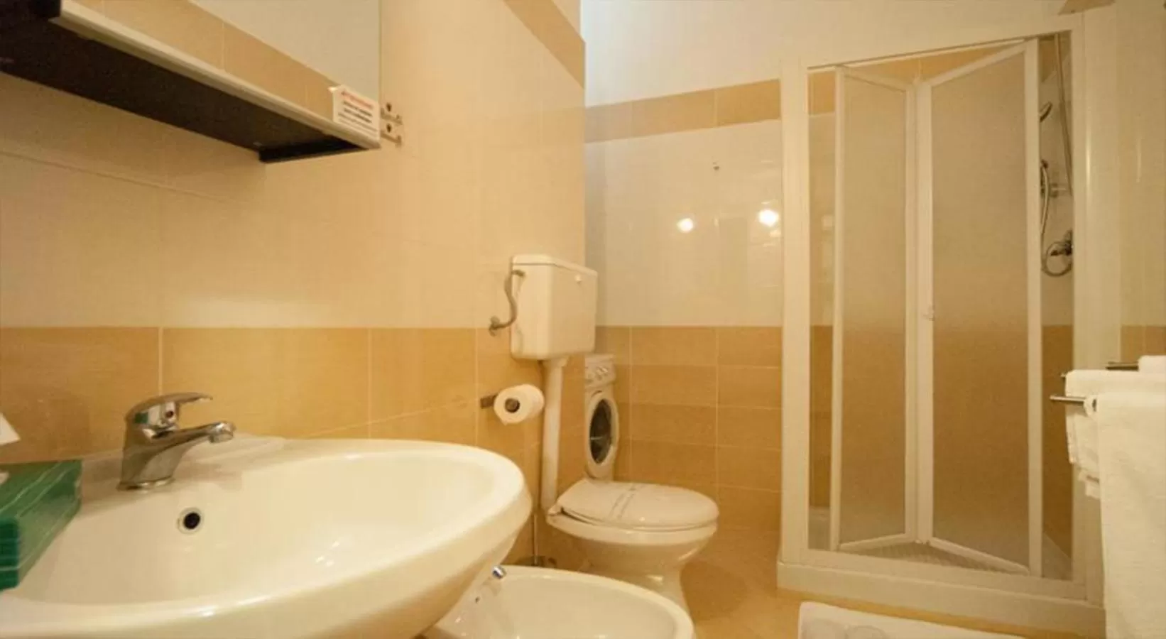 Bathroom in B&B Longobardi