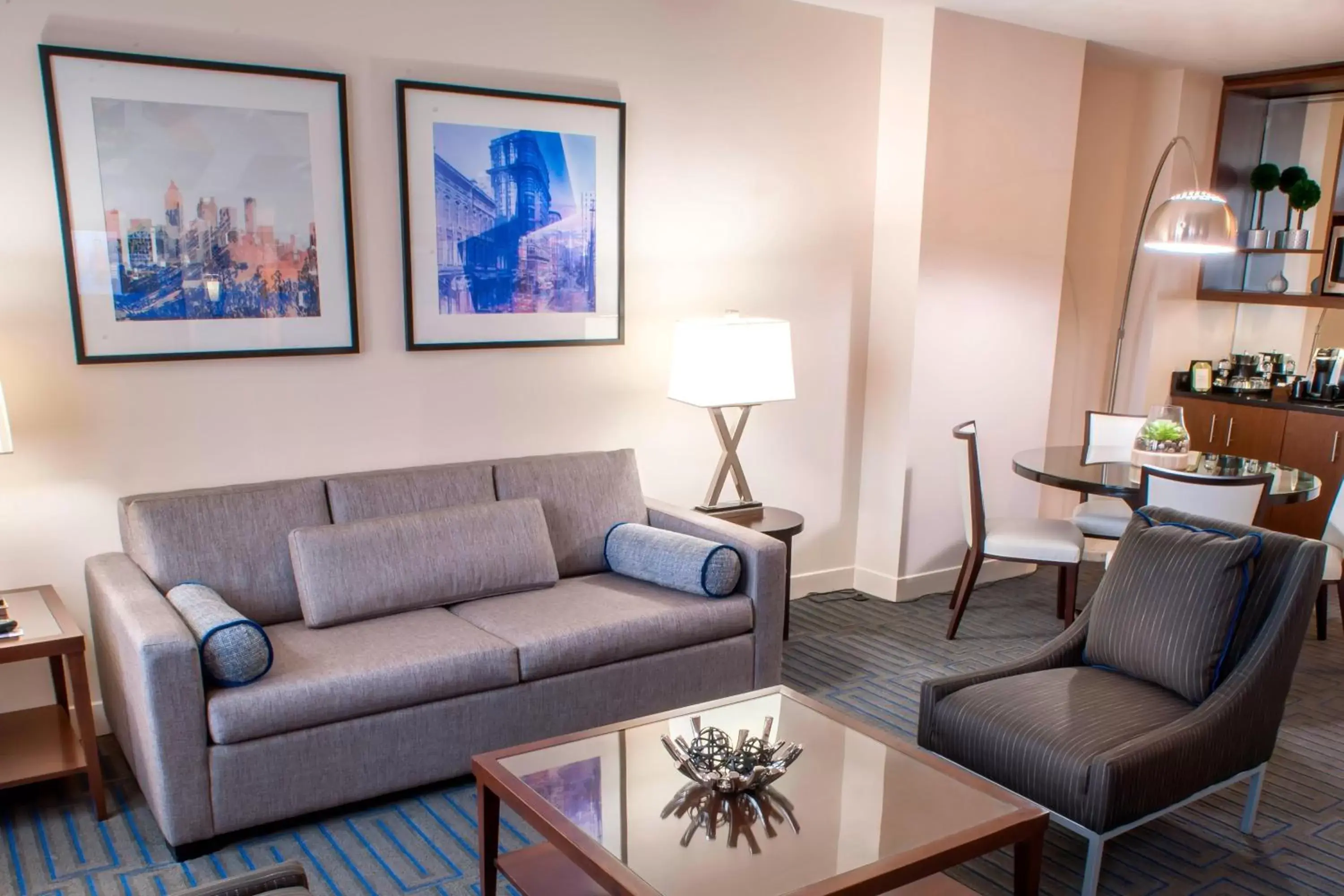 Living room, Seating Area in Ellis Hotel, Atlanta, a Tribute Portfolio Hotel