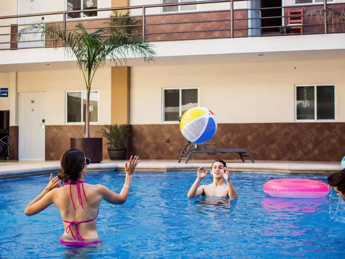 Swimming Pool in Gran Hotel Residencial Galerias