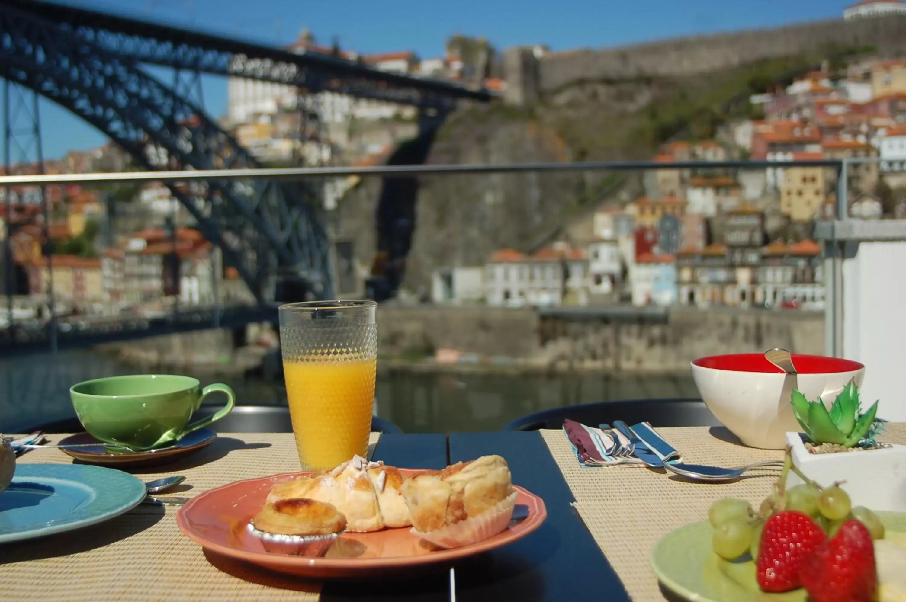 View (from property/room), Breakfast in Bridge It - Suites & Views